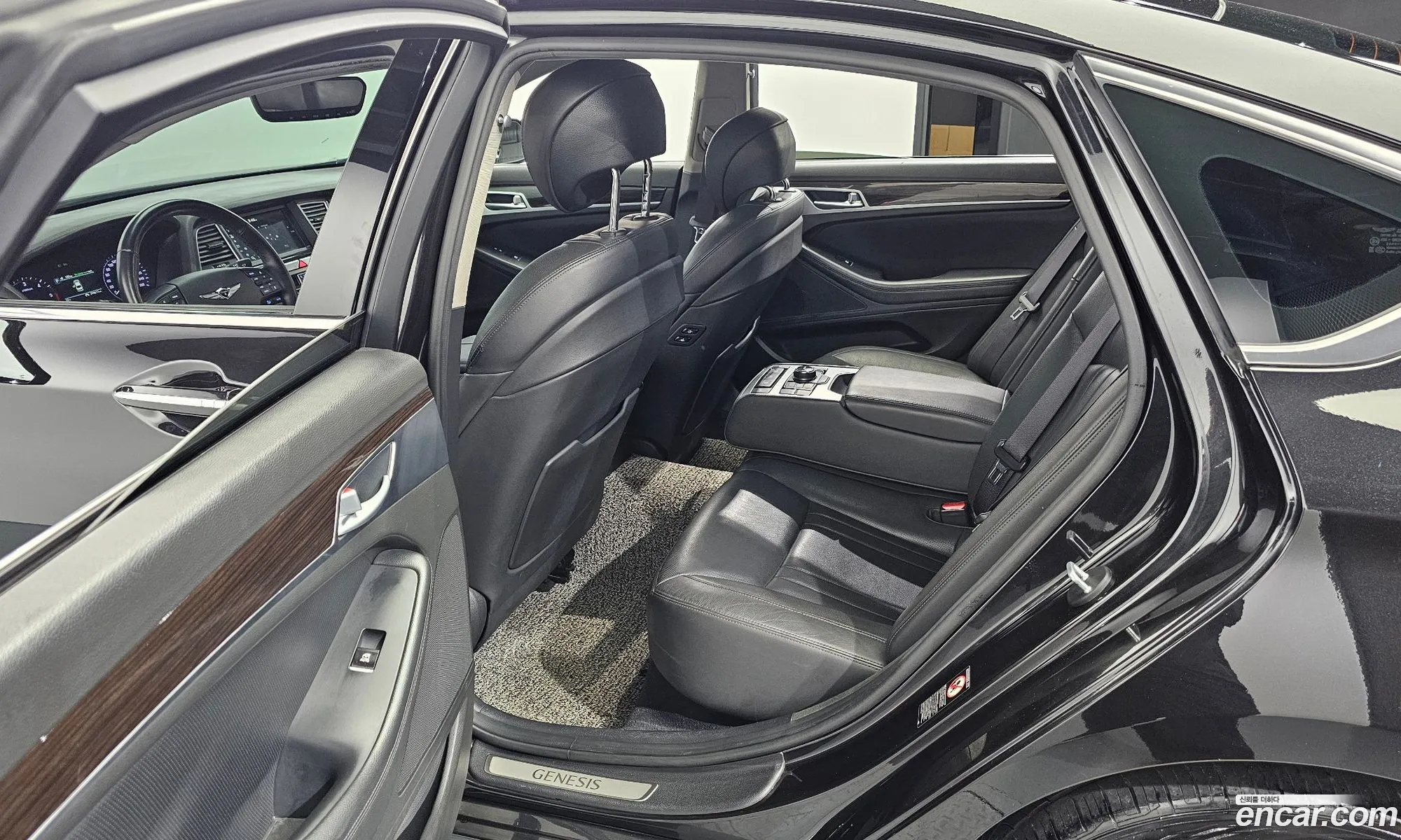 Genesis G80 2018 KMHGL412DJU292520 — 17