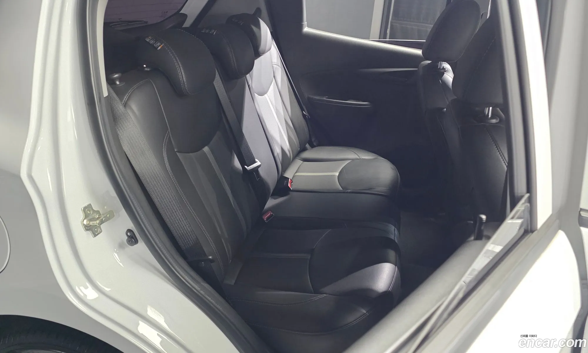 Chevrolet (GM Daewoo) Spark 2019 KLYDC487DKC235325 — 31