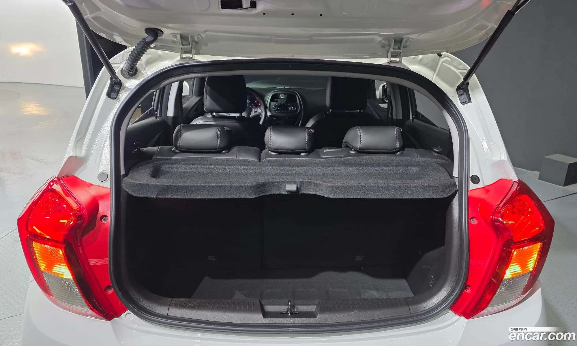 Chevrolet (GM Daewoo) Spark 2019 KLYDC487DKC235325 — 12
