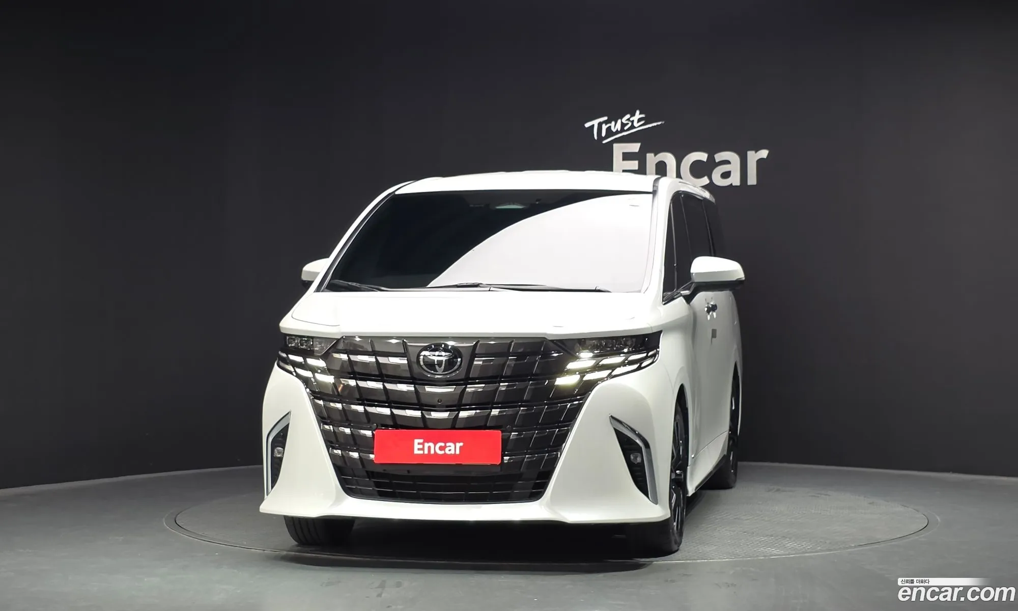 Toyota Alphard 2025 — 10