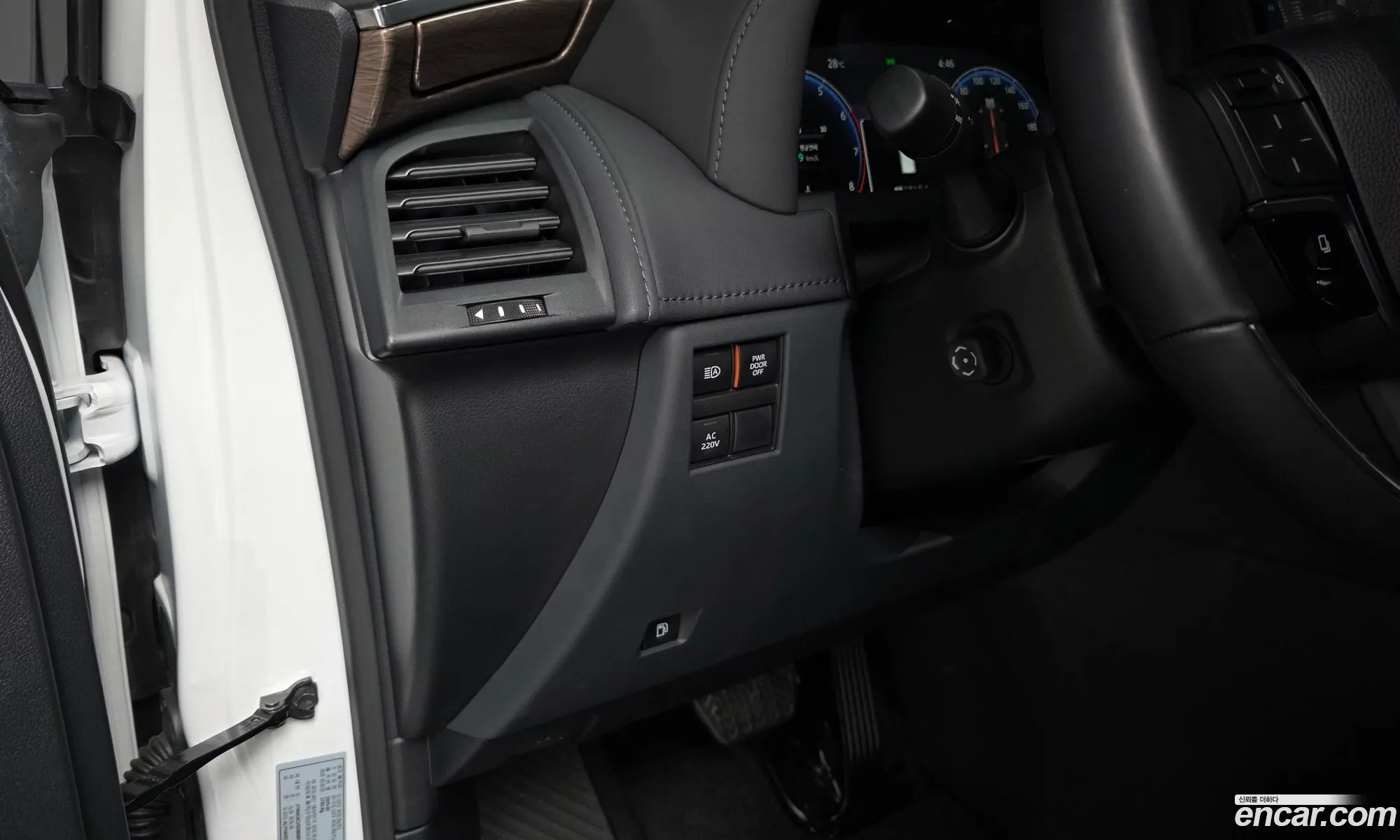 Toyota Alphard 2025 — 11