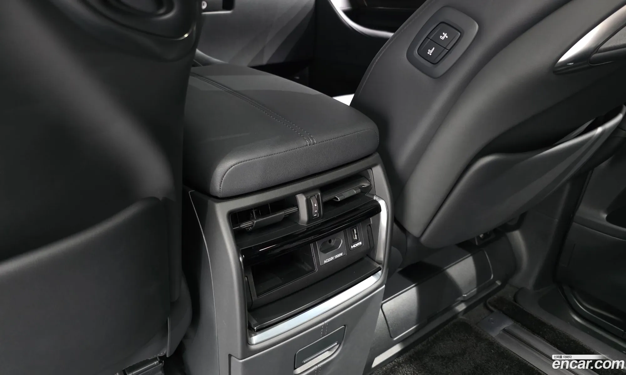 Toyota Alphard 2025 — 39