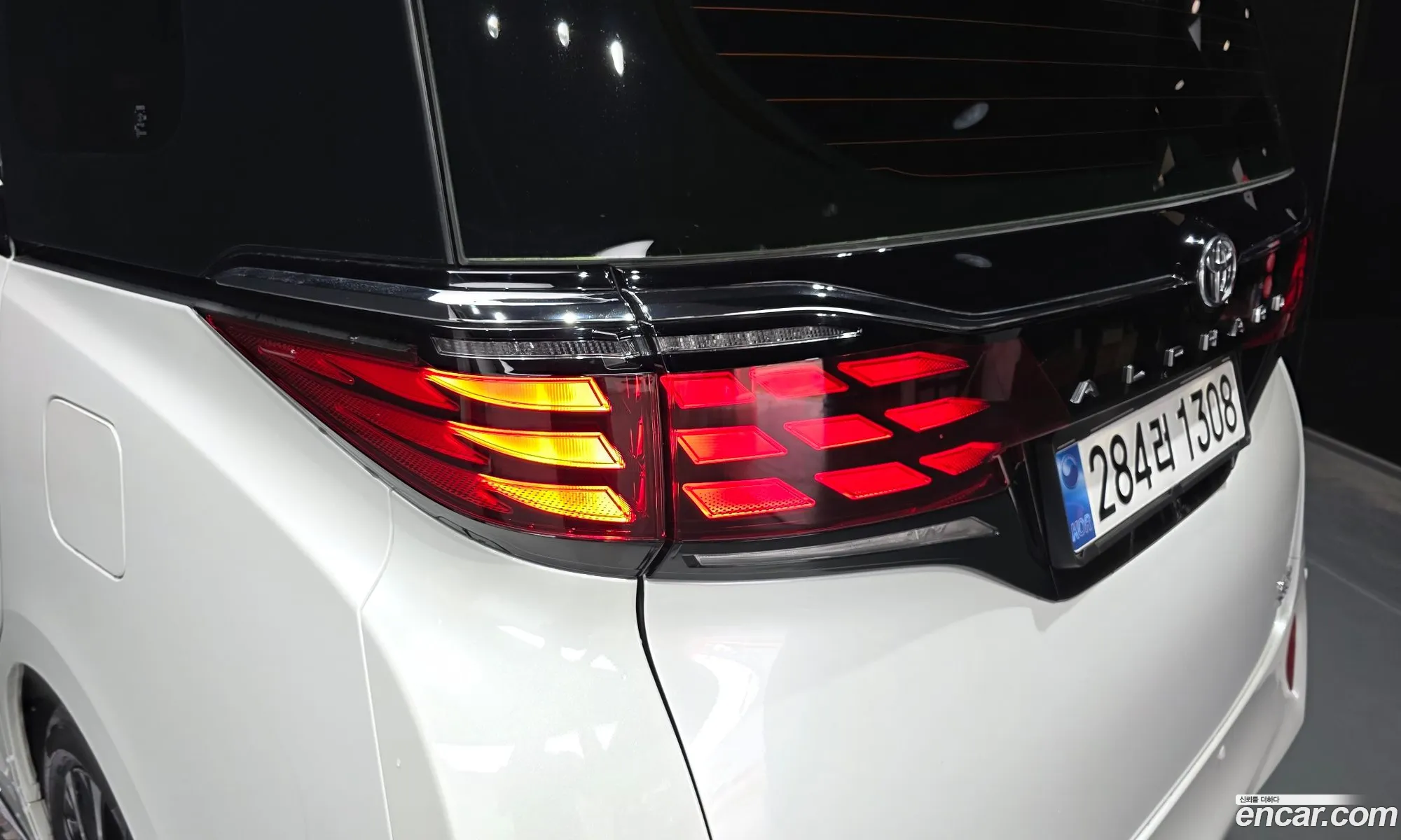 Toyota Alphard 2025 — 18