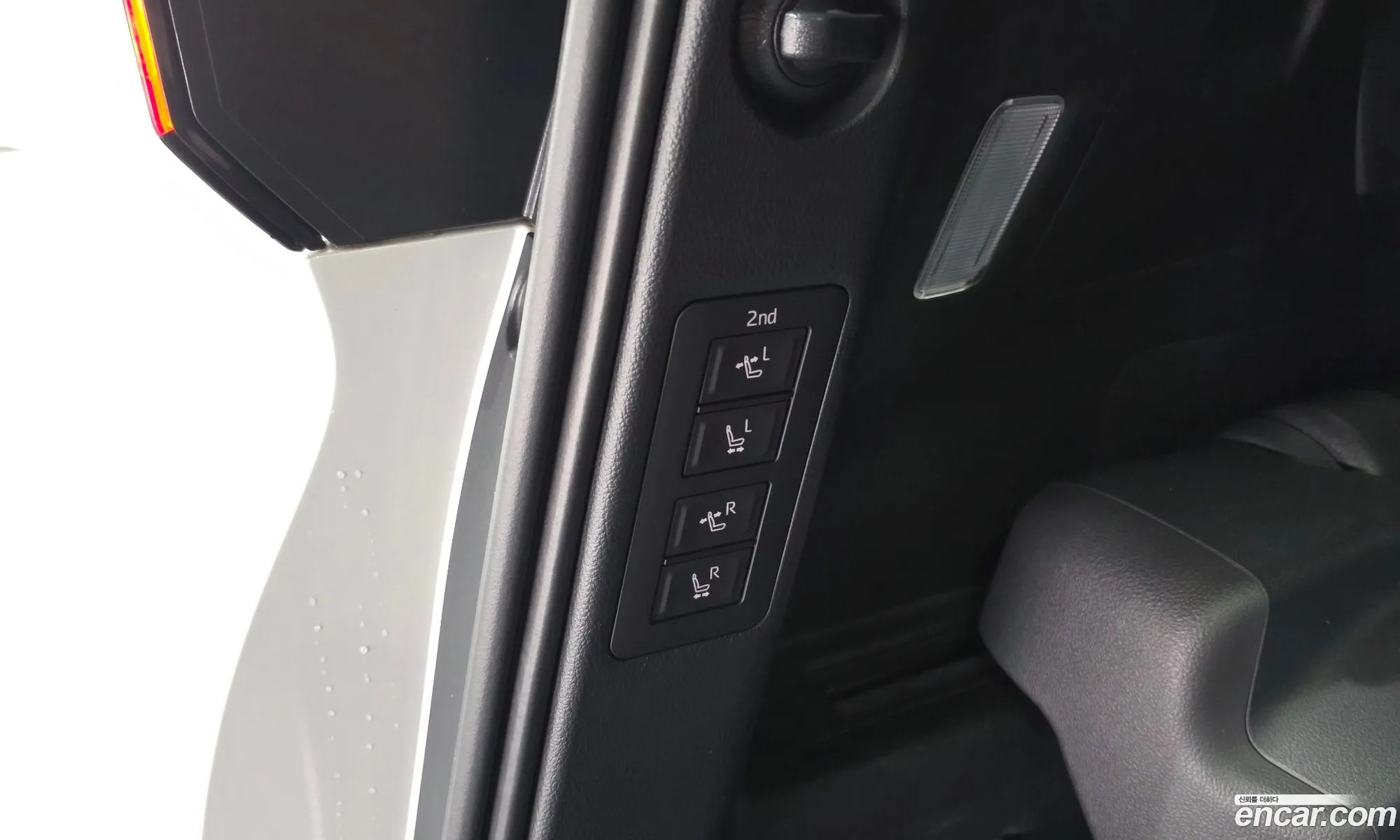 Toyota Alphard 2025 — 40