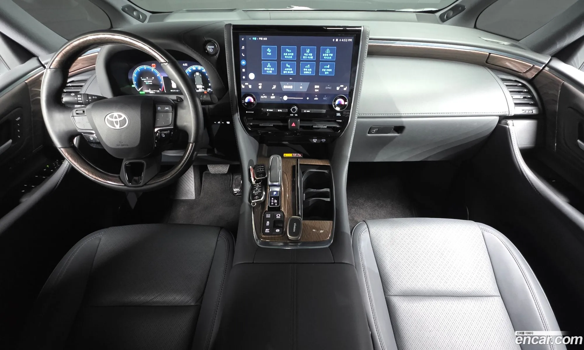 Toyota Alphard 2025 — 19