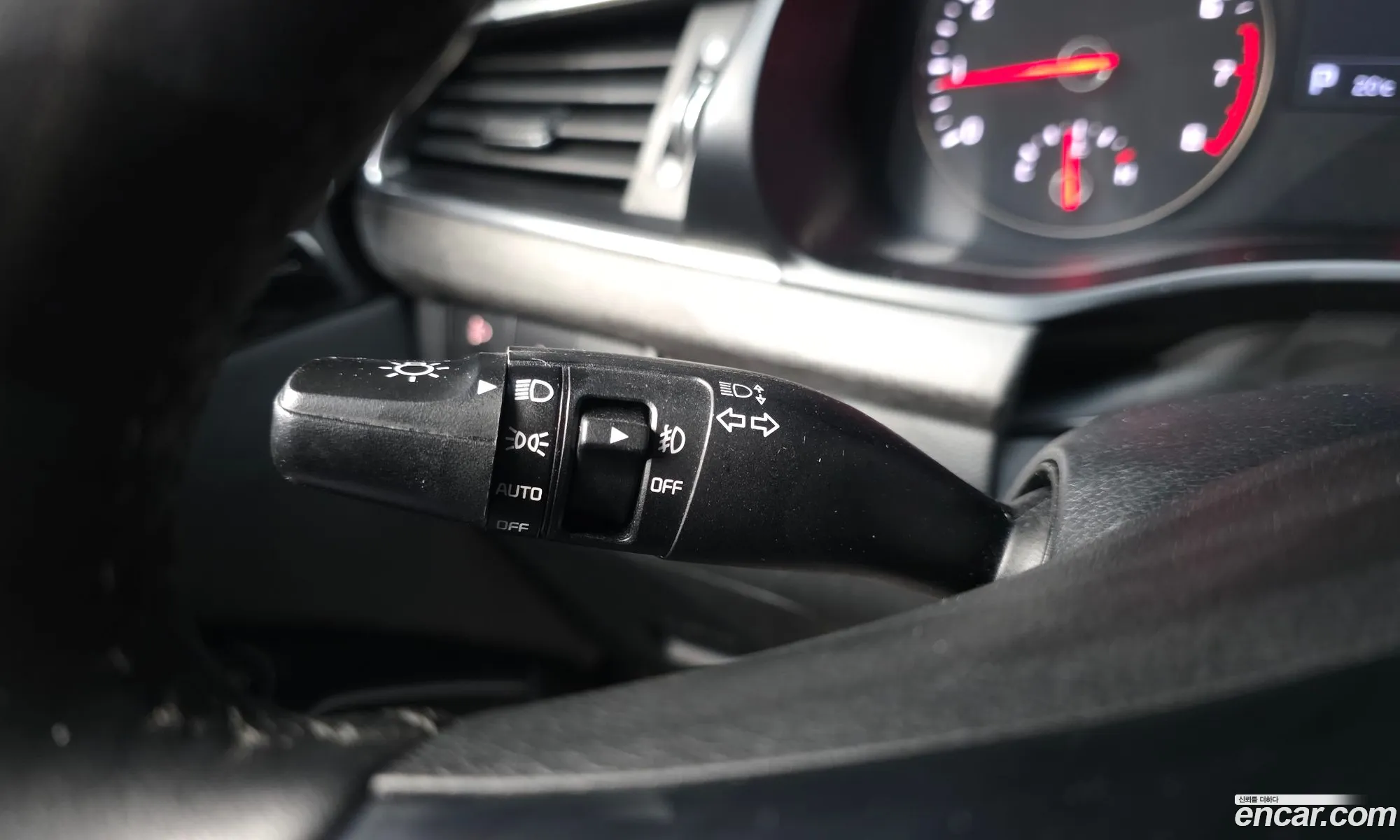 Kia K7 2016 KNALB415BGA031822 — 24