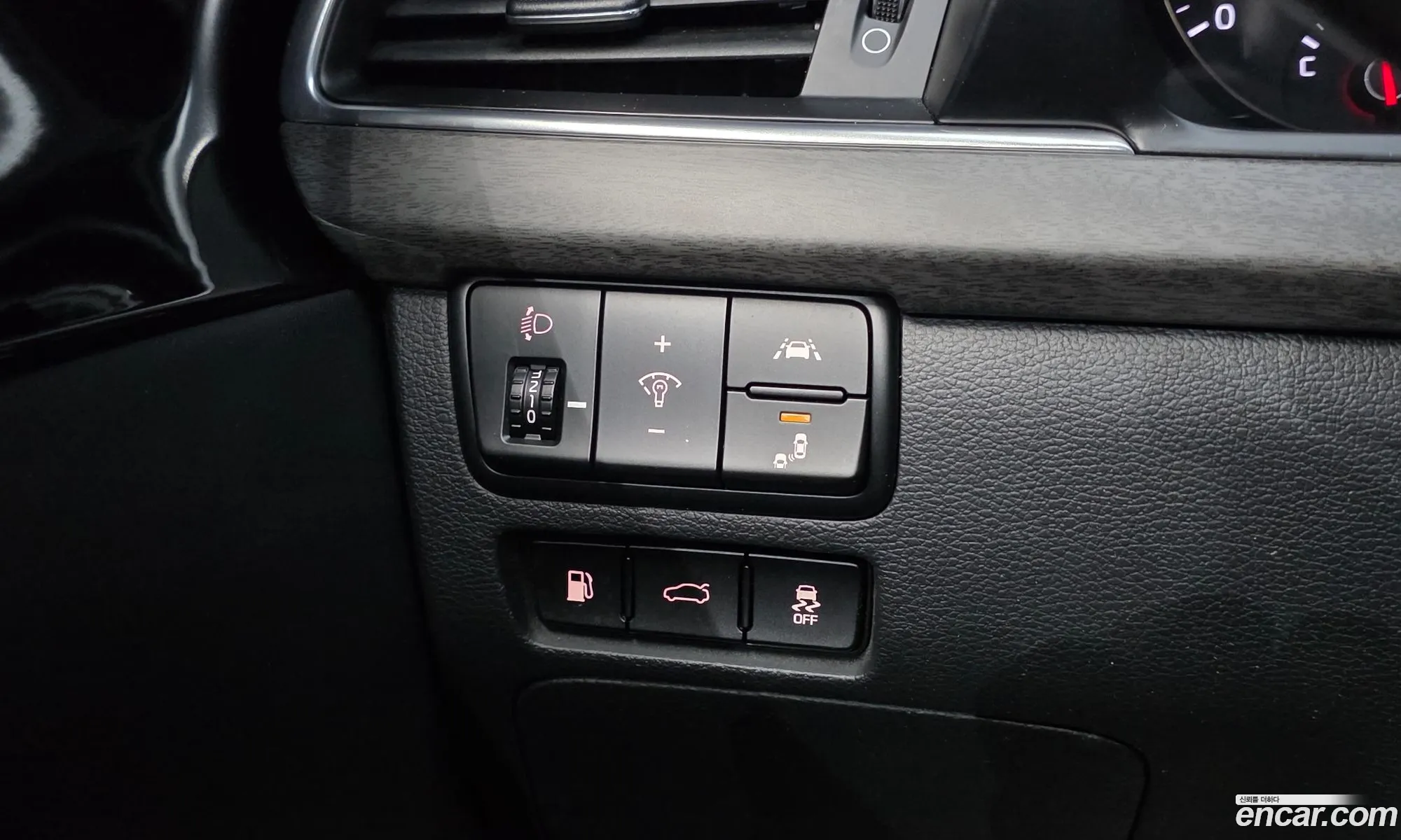 Kia K7 2016 KNALB415BGA031822 — 22