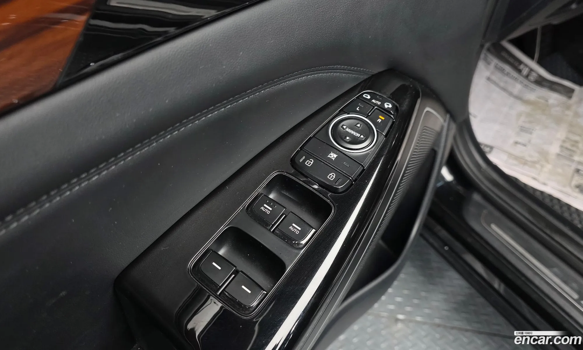 Kia K7 2016 KNALB415BGA031822 — 12