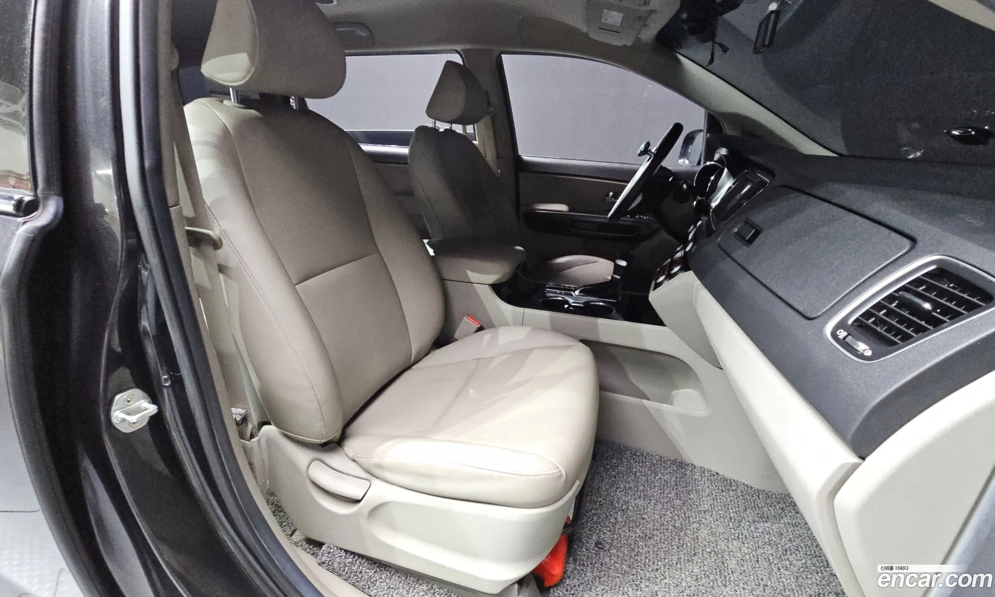 Kia Carnival 2018 KNHMF37ABKS490068 — 26