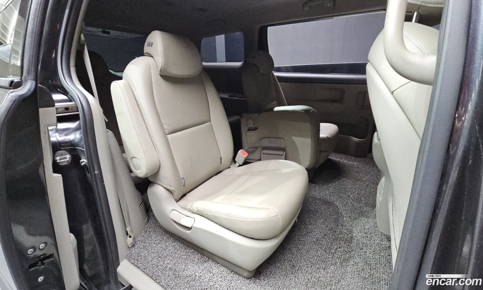Kia Carnival 2018 KNHMF37ABKS490068 — 16