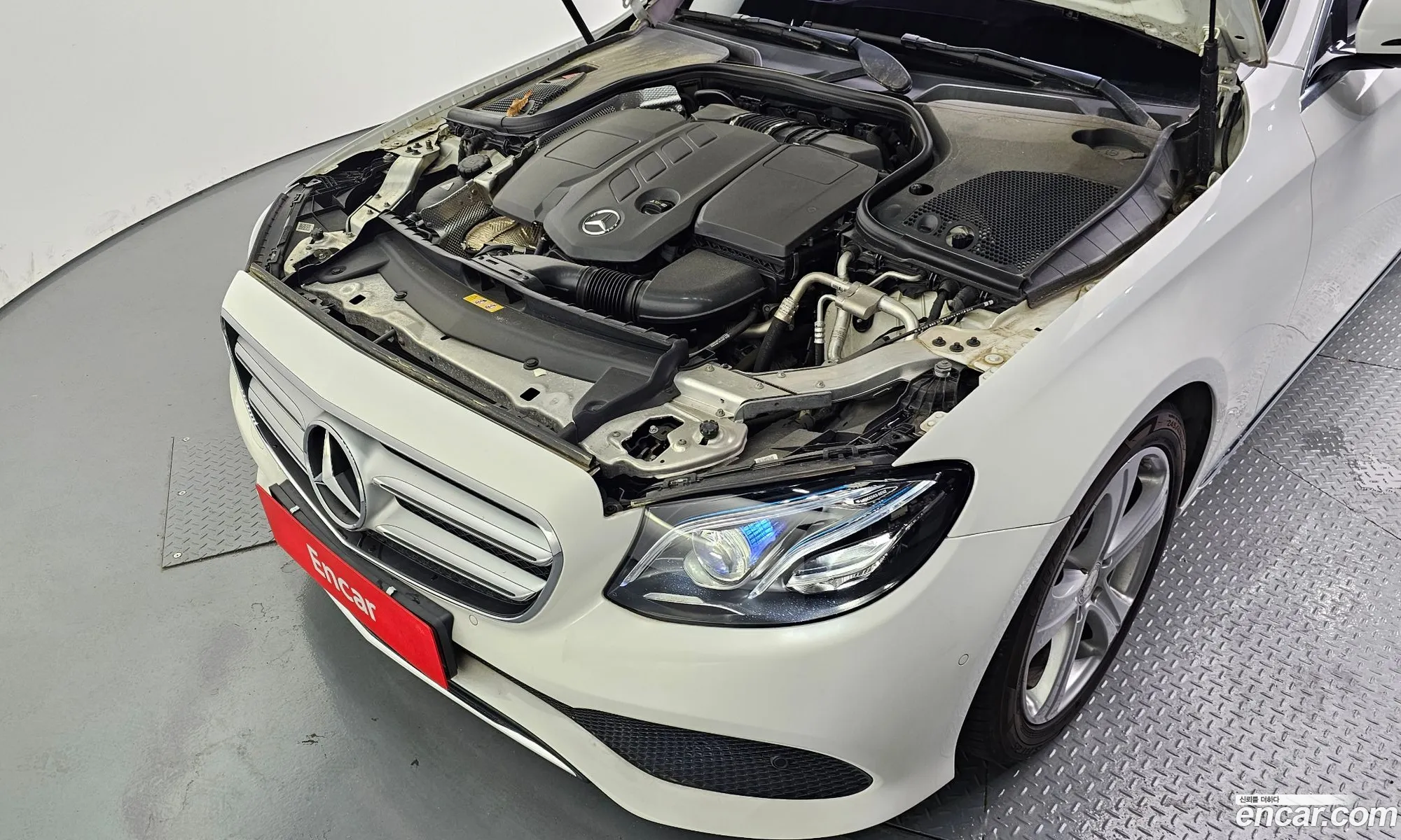Mercedes-Benz E-Class W213 2017 WDDZF0EB2HA161705 — 13
