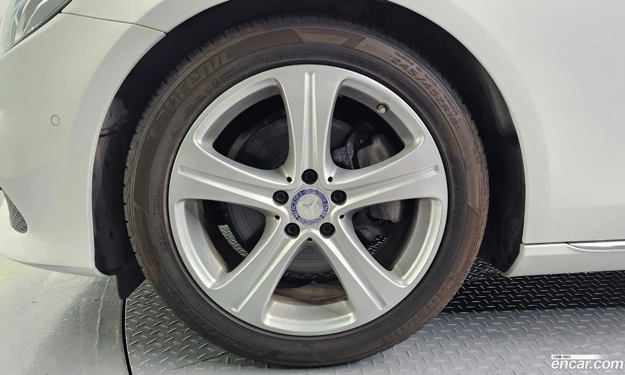 Mercedes-Benz E-Class W213 2017 WDDZF0EB2HA161705 — 16
