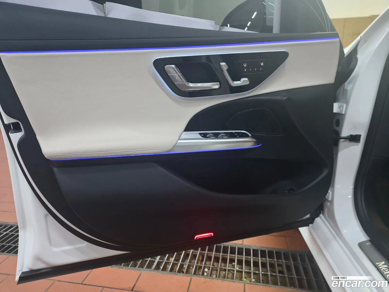 Mercedes-Benz E-Class W214 2025 — 5