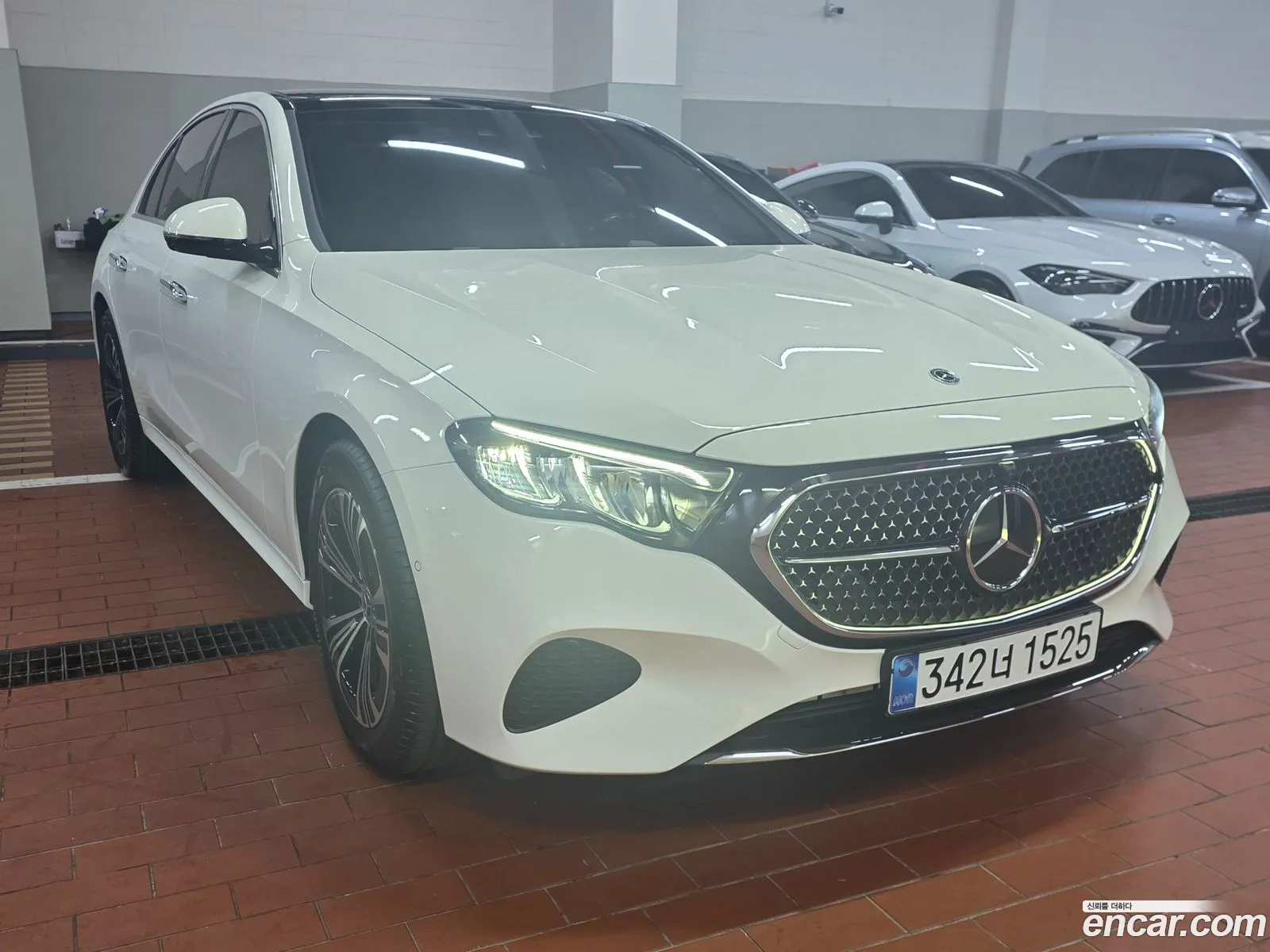 Mercedes-Benz E-Class W214 2025 — 10