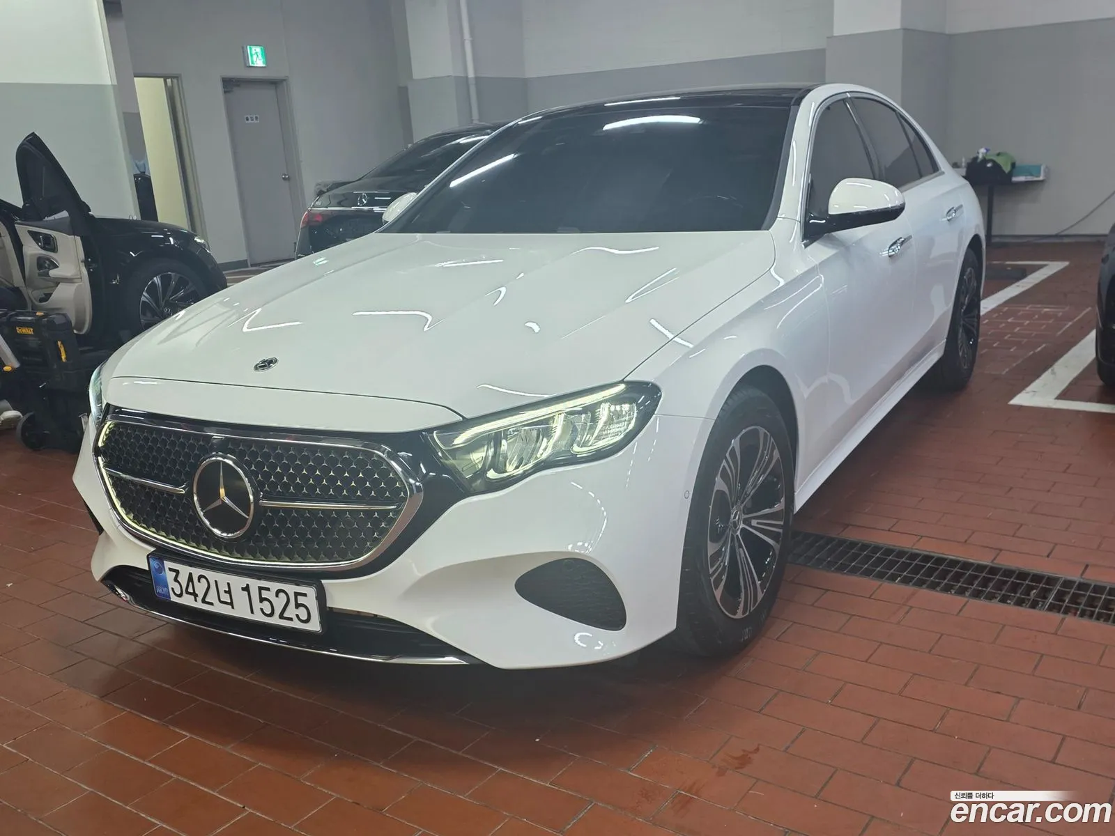 Mercedes-Benz E-Class W214 2025 — 4