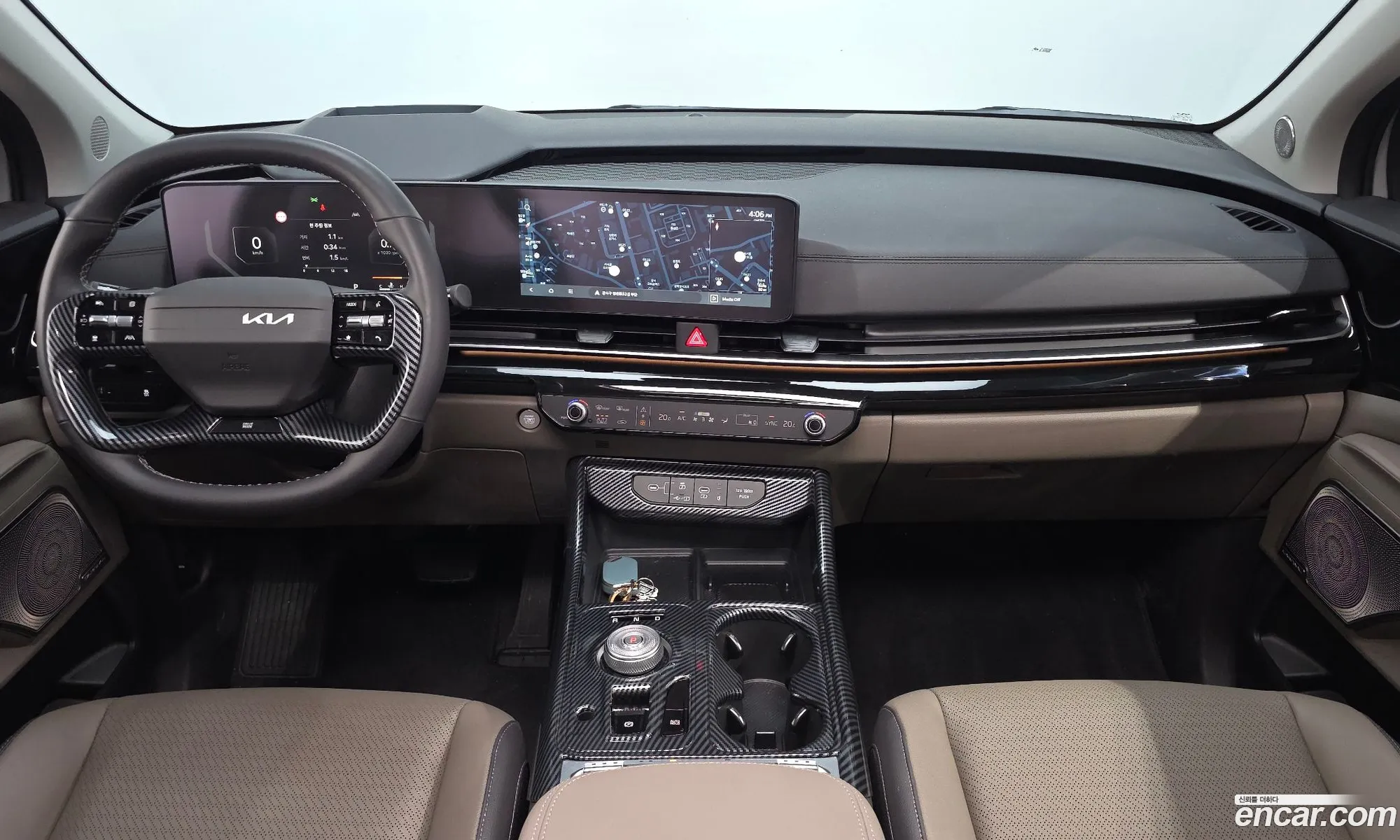Kia Carnival 2025 KNANE81BBSS581632 — 10