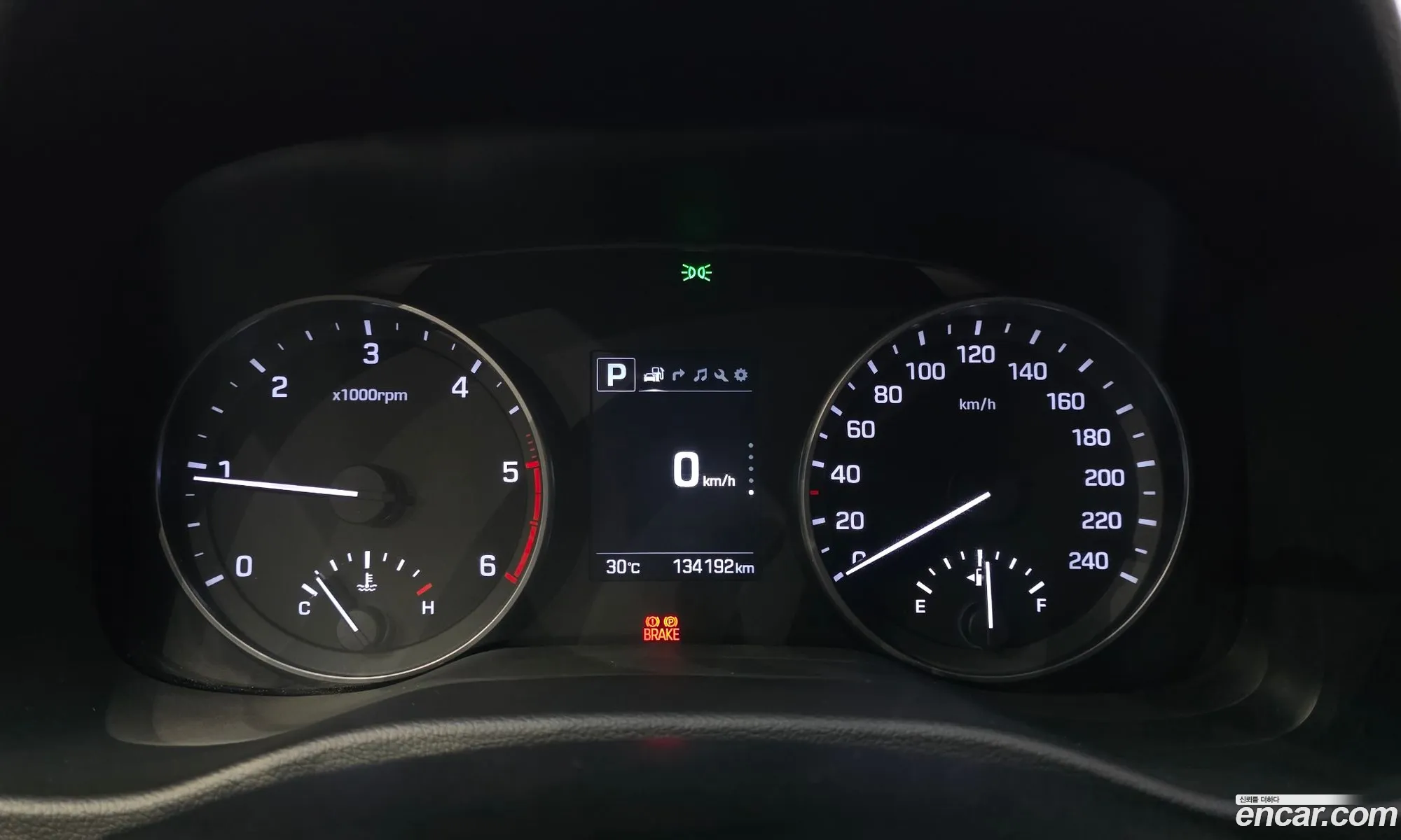 Hyundai Elantra AD 2015 — 12