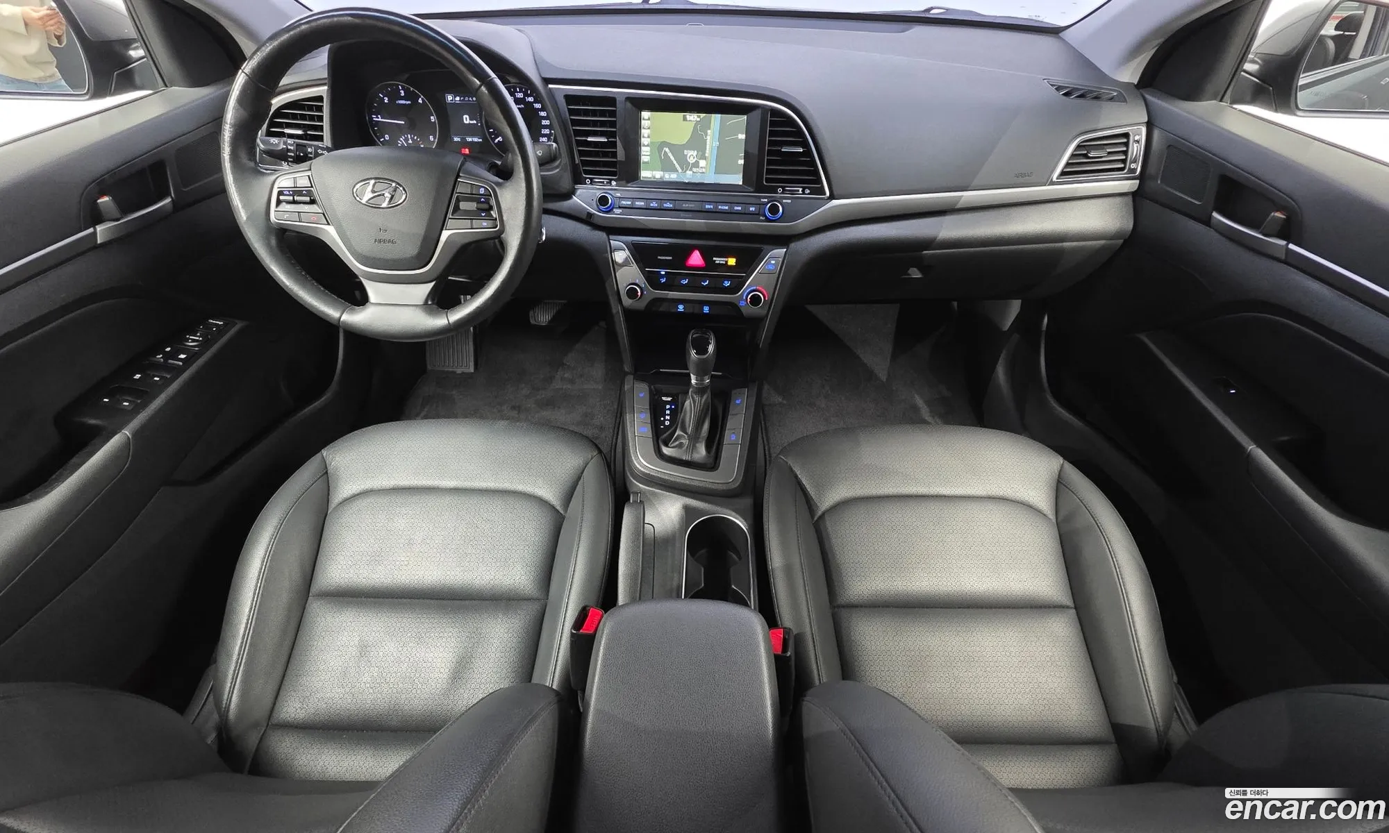 Hyundai Elantra AD 2015 — 18