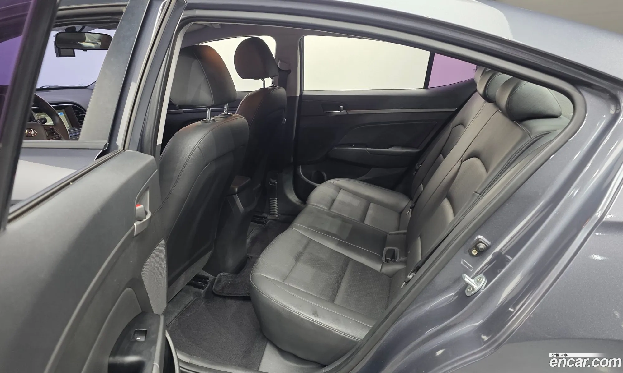 Hyundai Elantra AD 2015 — 11