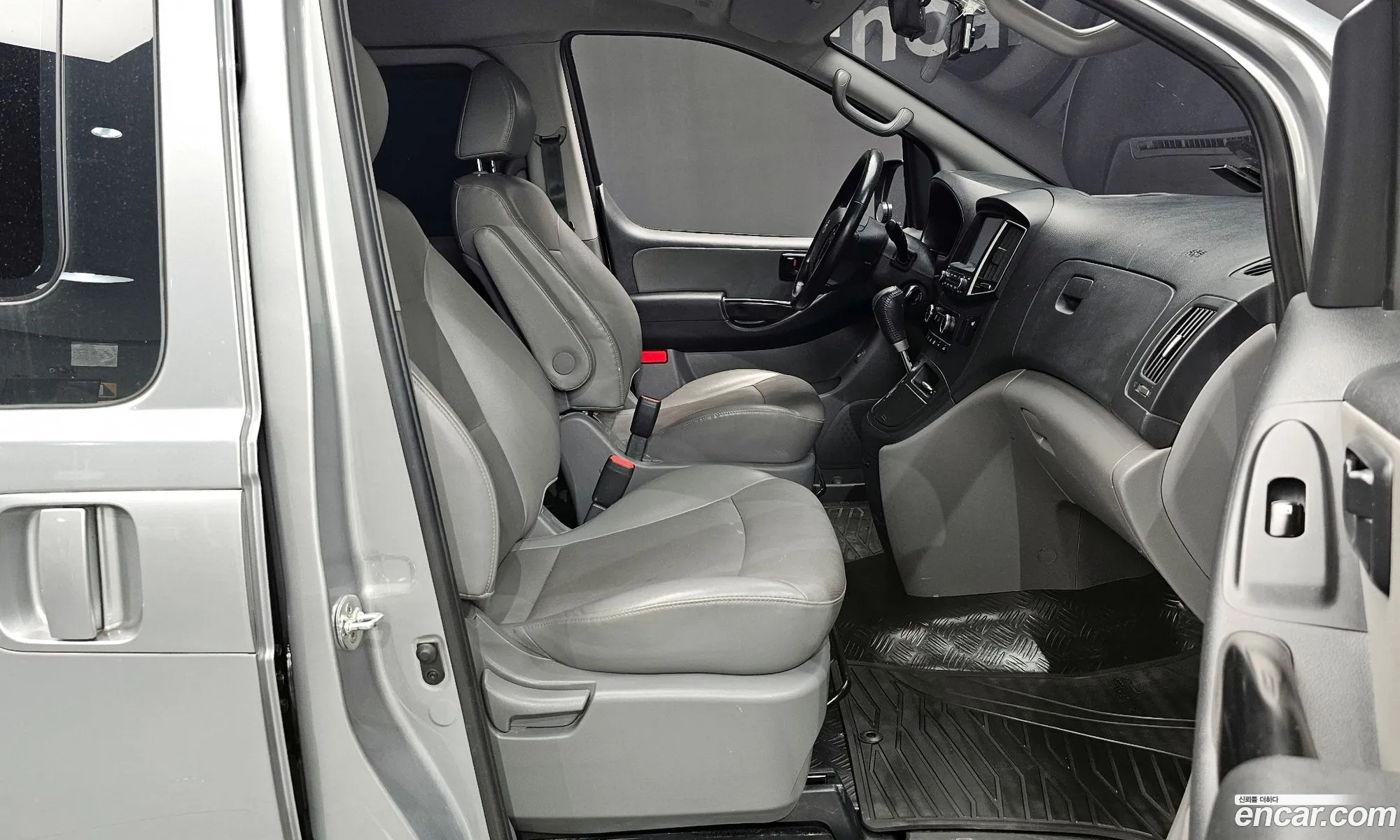 Hyundai Grand Starex 2020 — 16