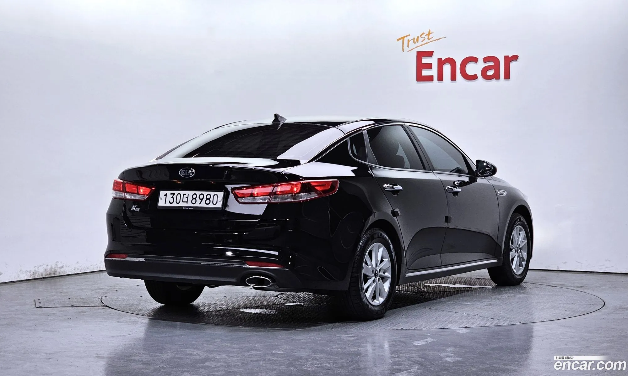 Kia K5 2018 KNAGS416BJA223682 — 17
