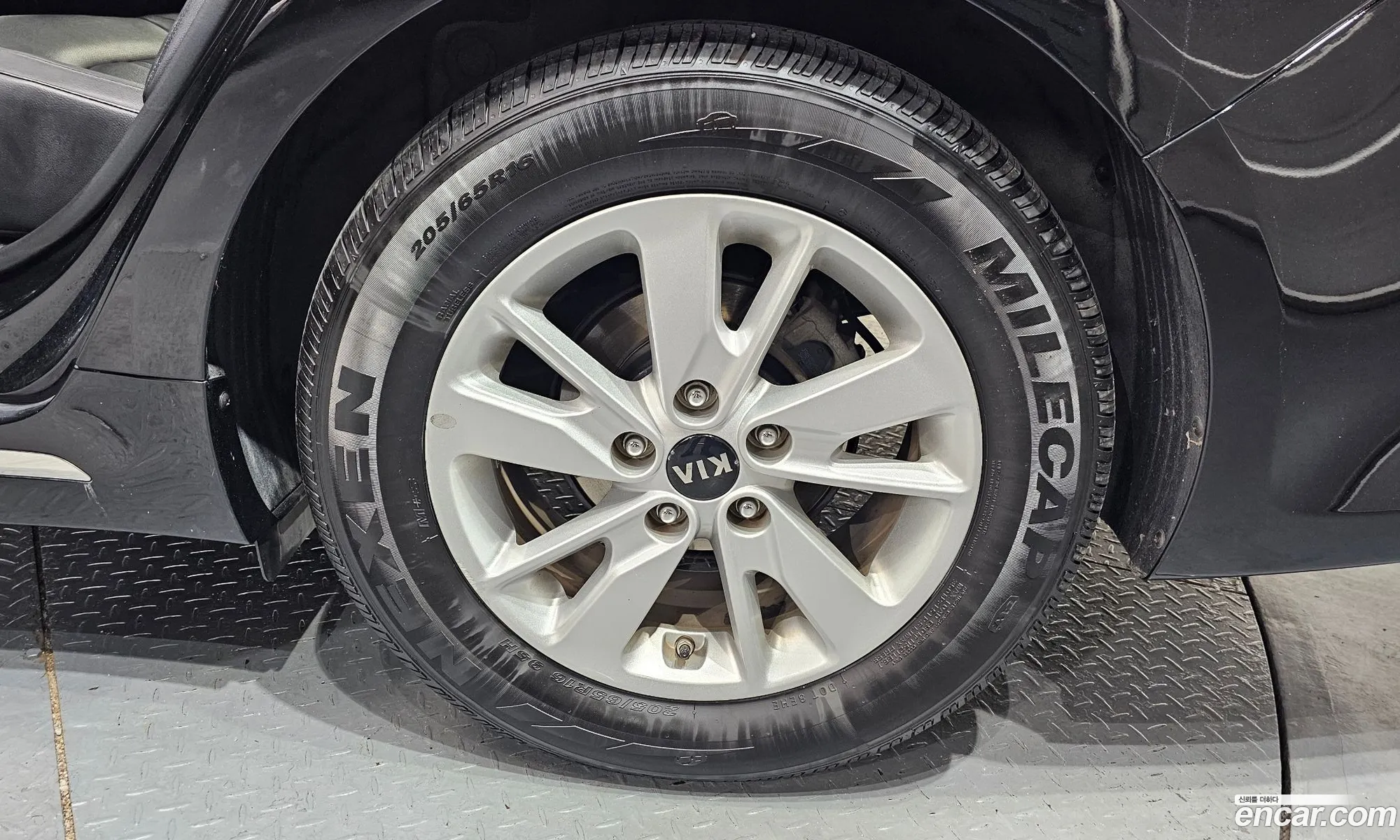 Kia K5 2018 KNAGS416BJA223682 — 29