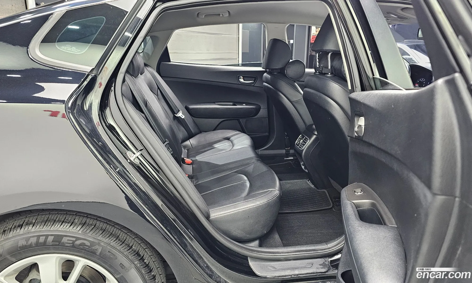 Kia K5 2018 KNAGS416BJA223682 — 14