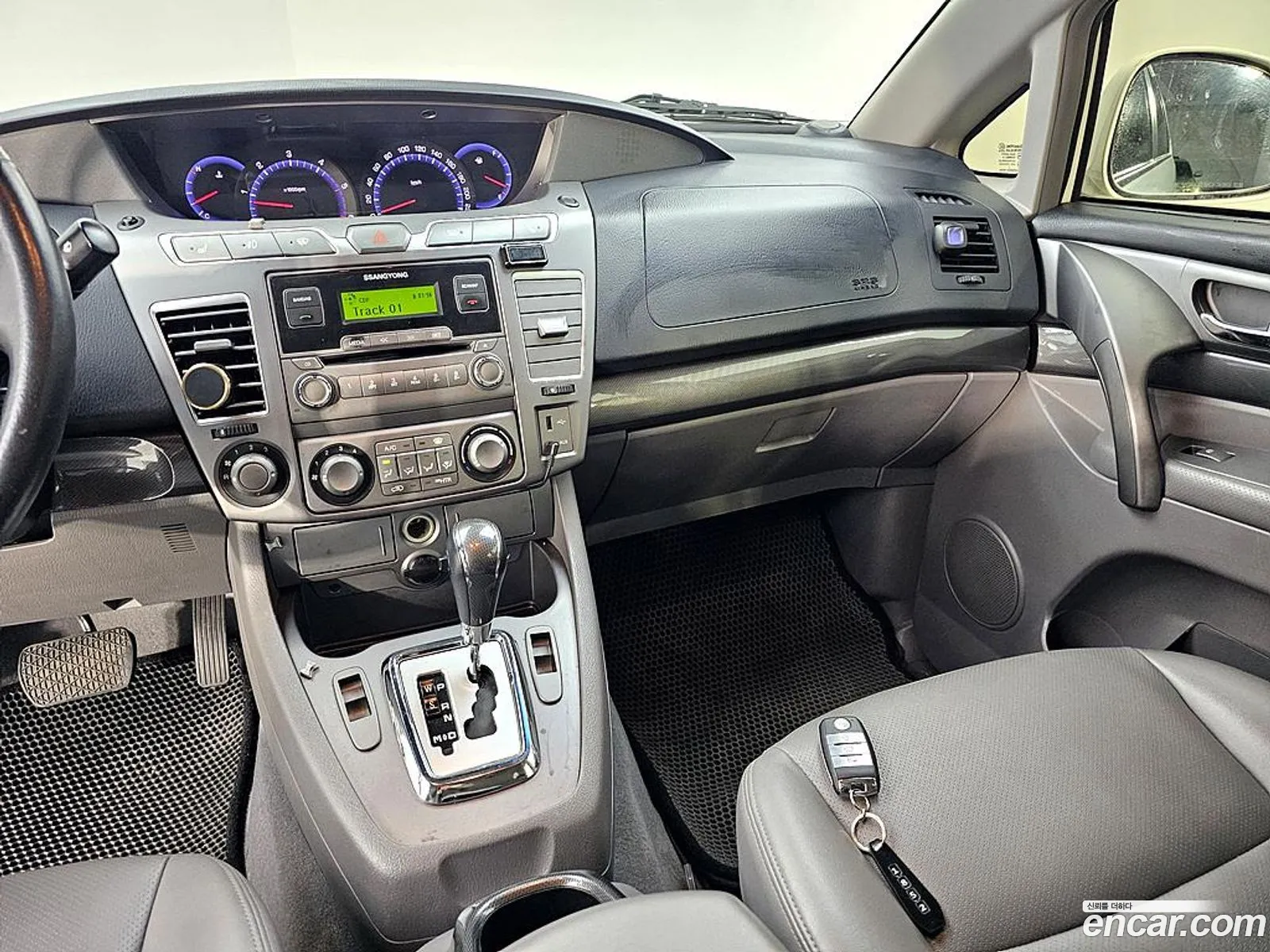 KG Mobility (SsangYong) Korando Turismo 2013 — 18