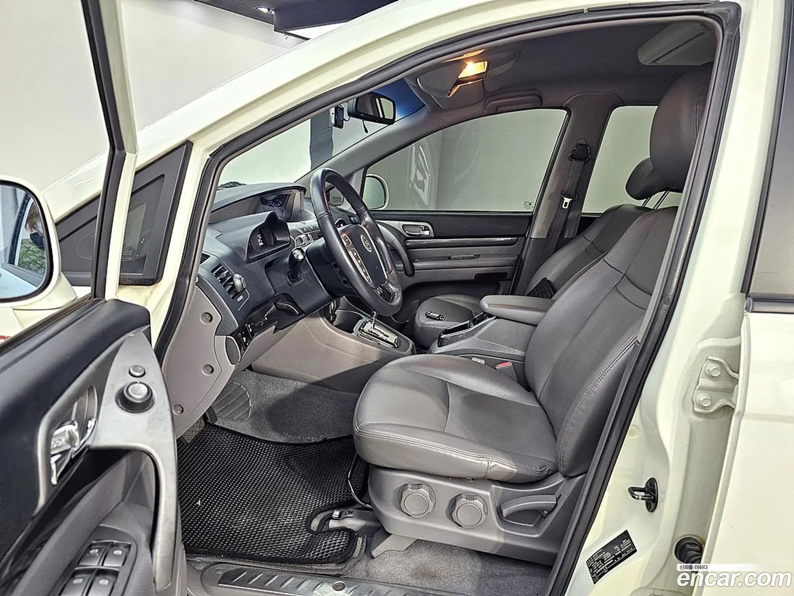 KG Mobility (SsangYong) Korando Turismo 2013 — 13