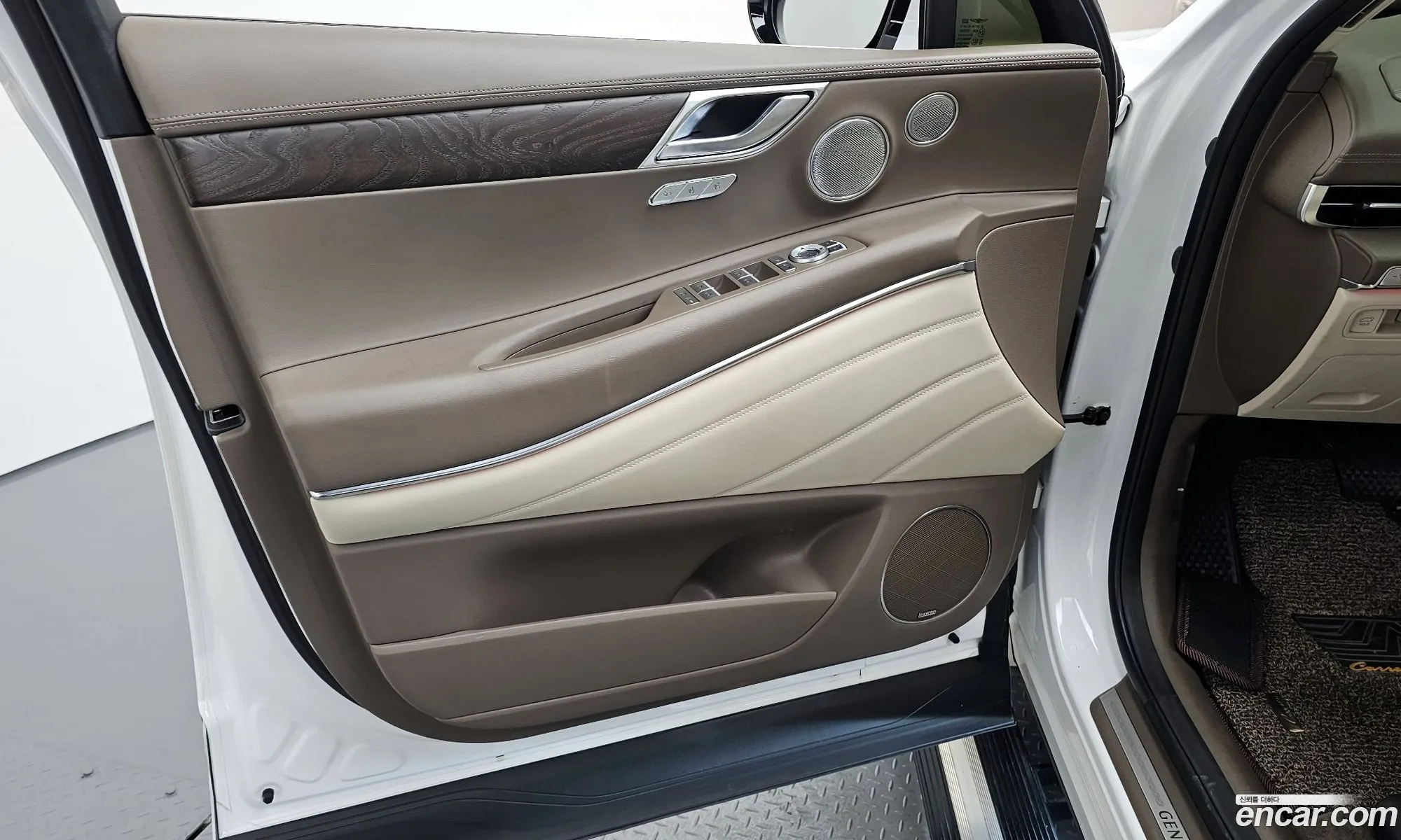 Genesis GV80 2020 KMTHB81DDLU003003 — 34