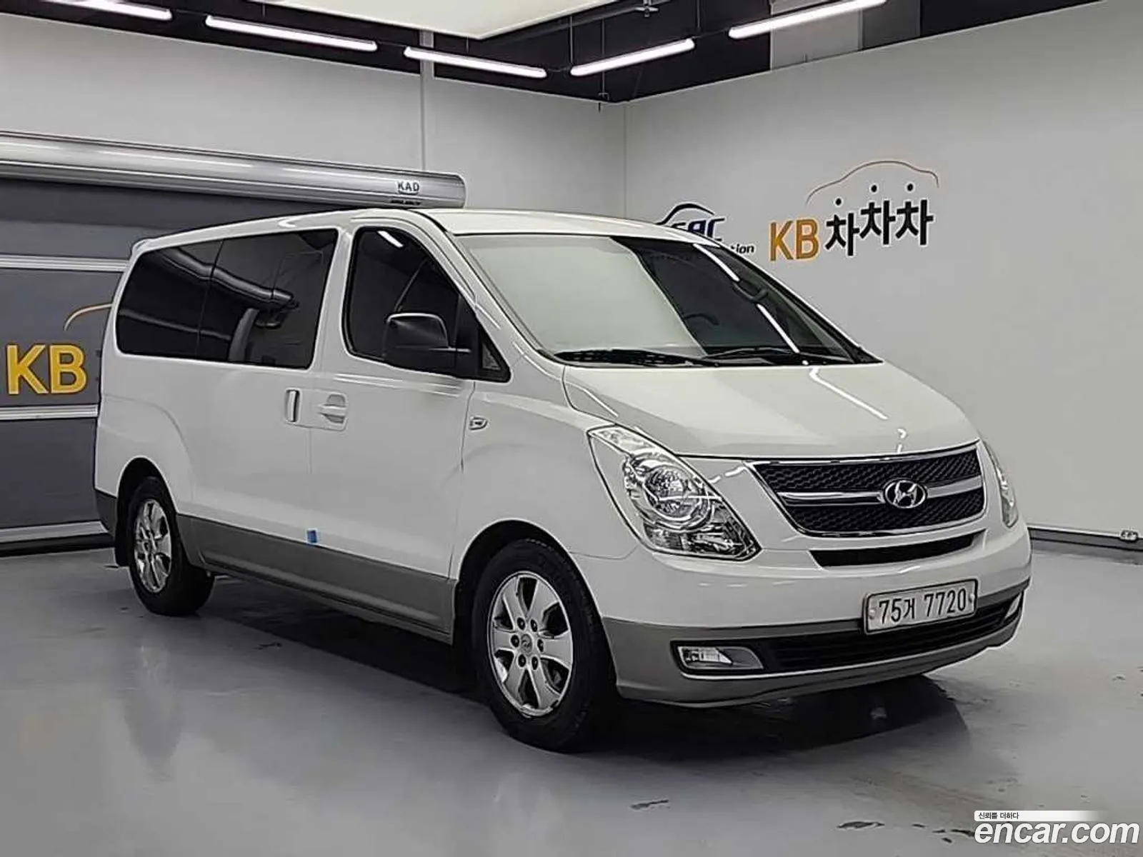 Hyundai Grand Starex 2011 — 17