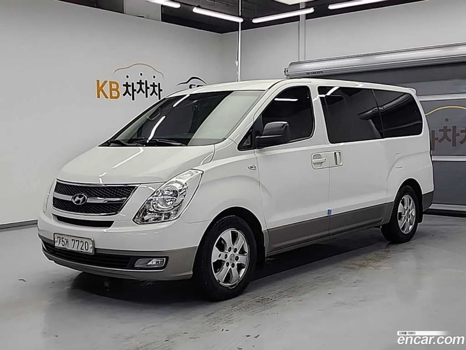 Hyundai Grand Starex 2011 — 18
