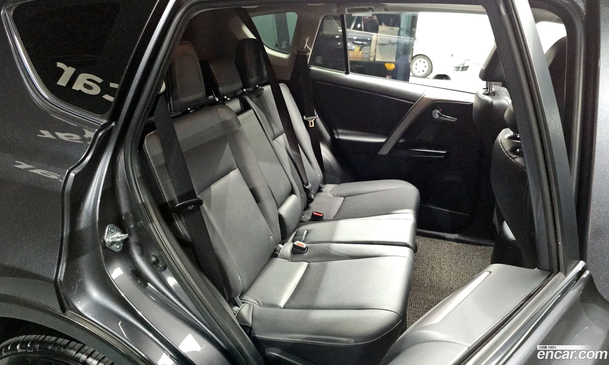 Toyota RAV4 2018 — 31