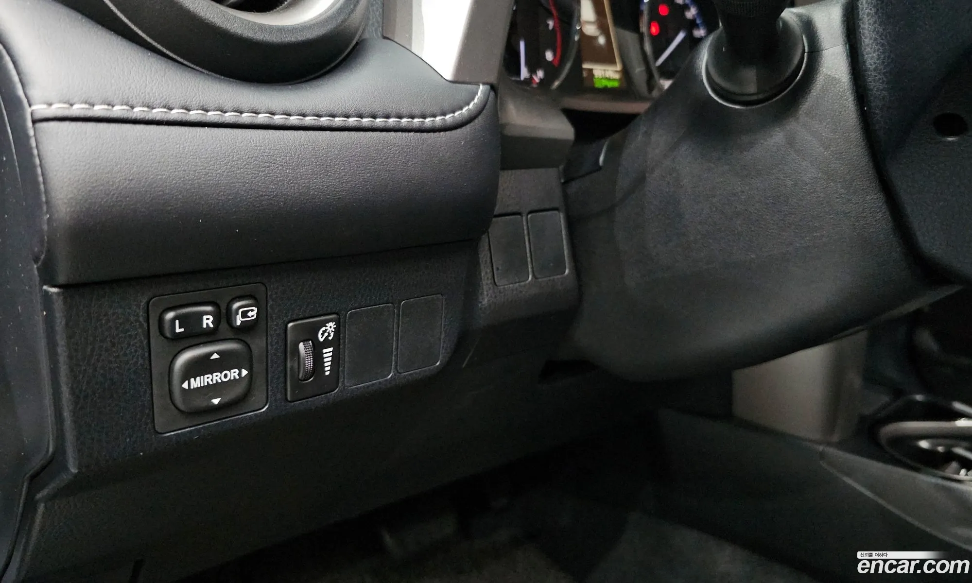 Toyota RAV4 2018 — 19