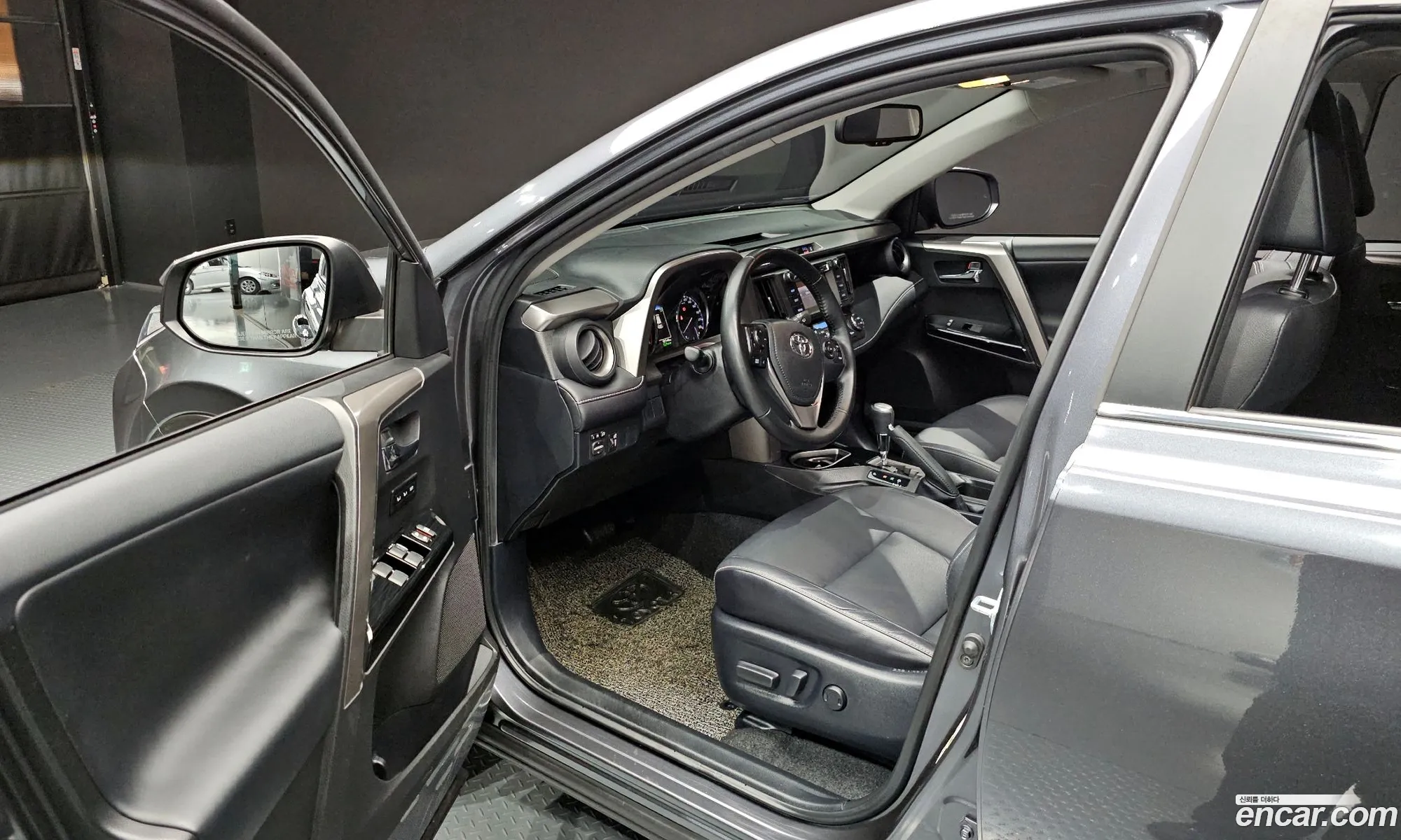 Toyota RAV4 2018 — 16