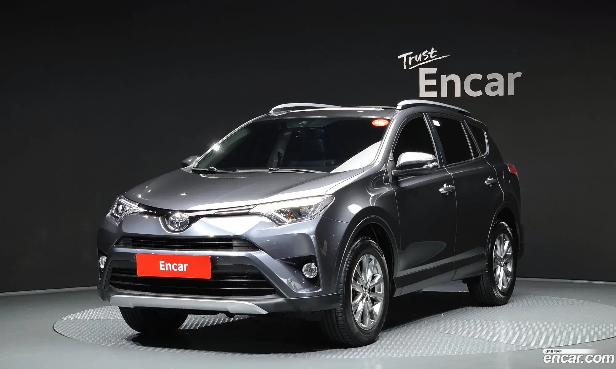 Toyota RAV4 2018 — 32