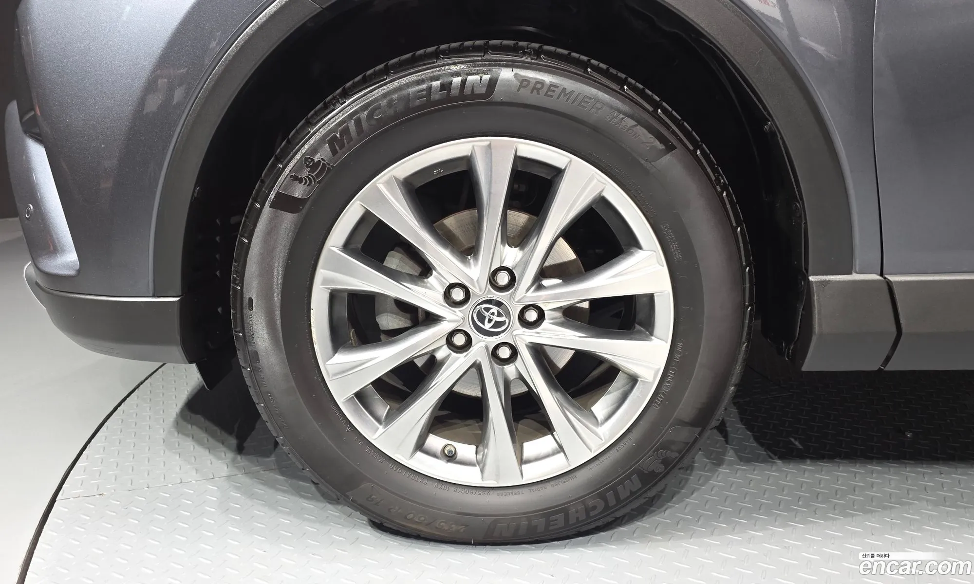 Toyota RAV4 2018 — 10
