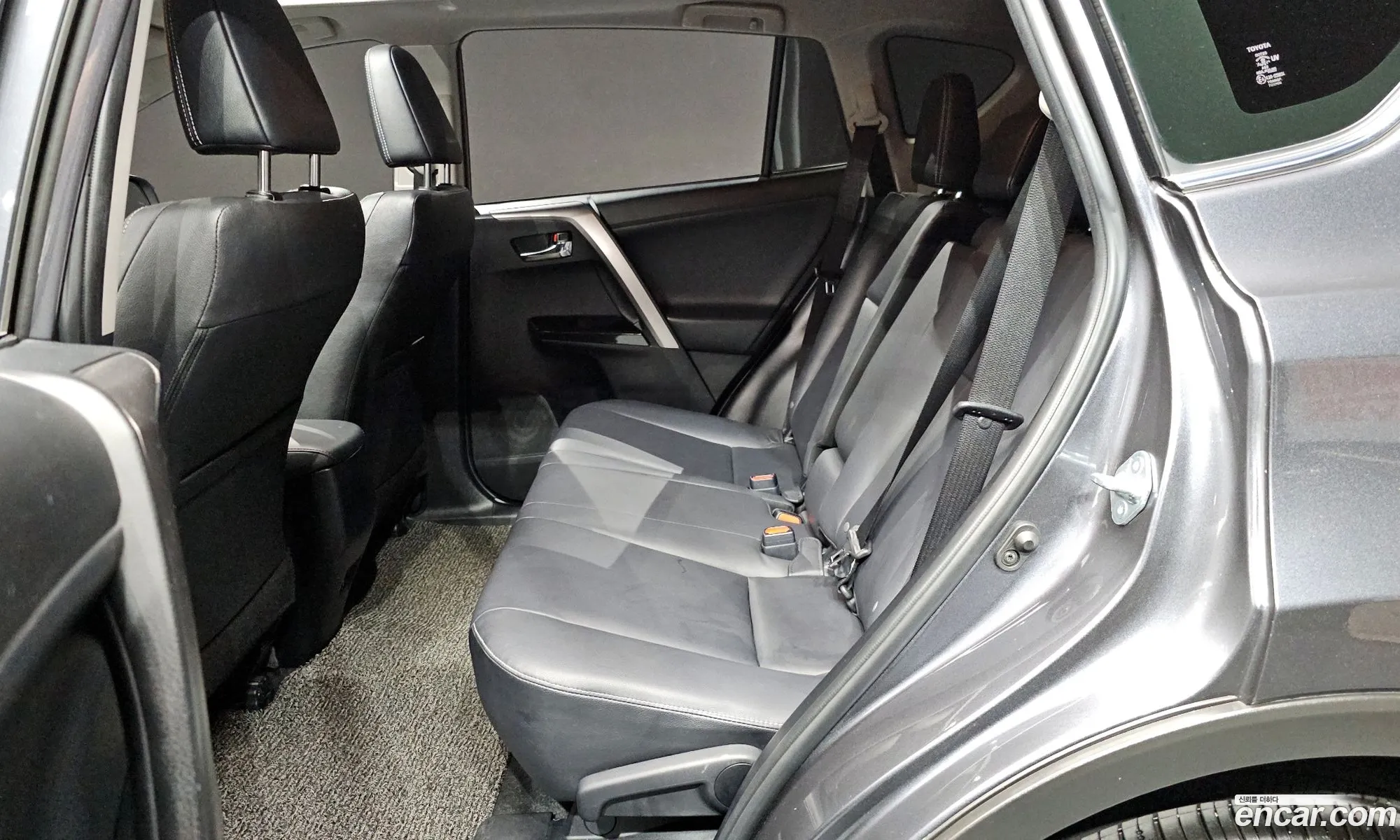 Toyota RAV4 2018 — 25