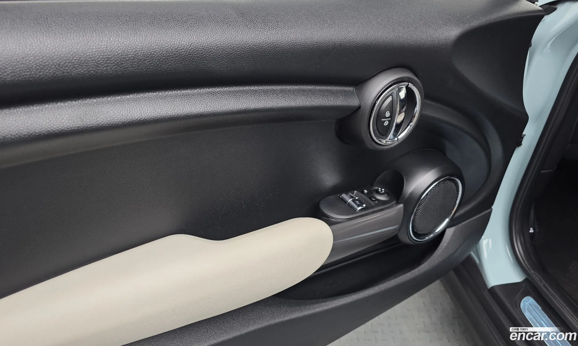 Mini Cooper 2018 WMWXP5103J2F94000 — 13