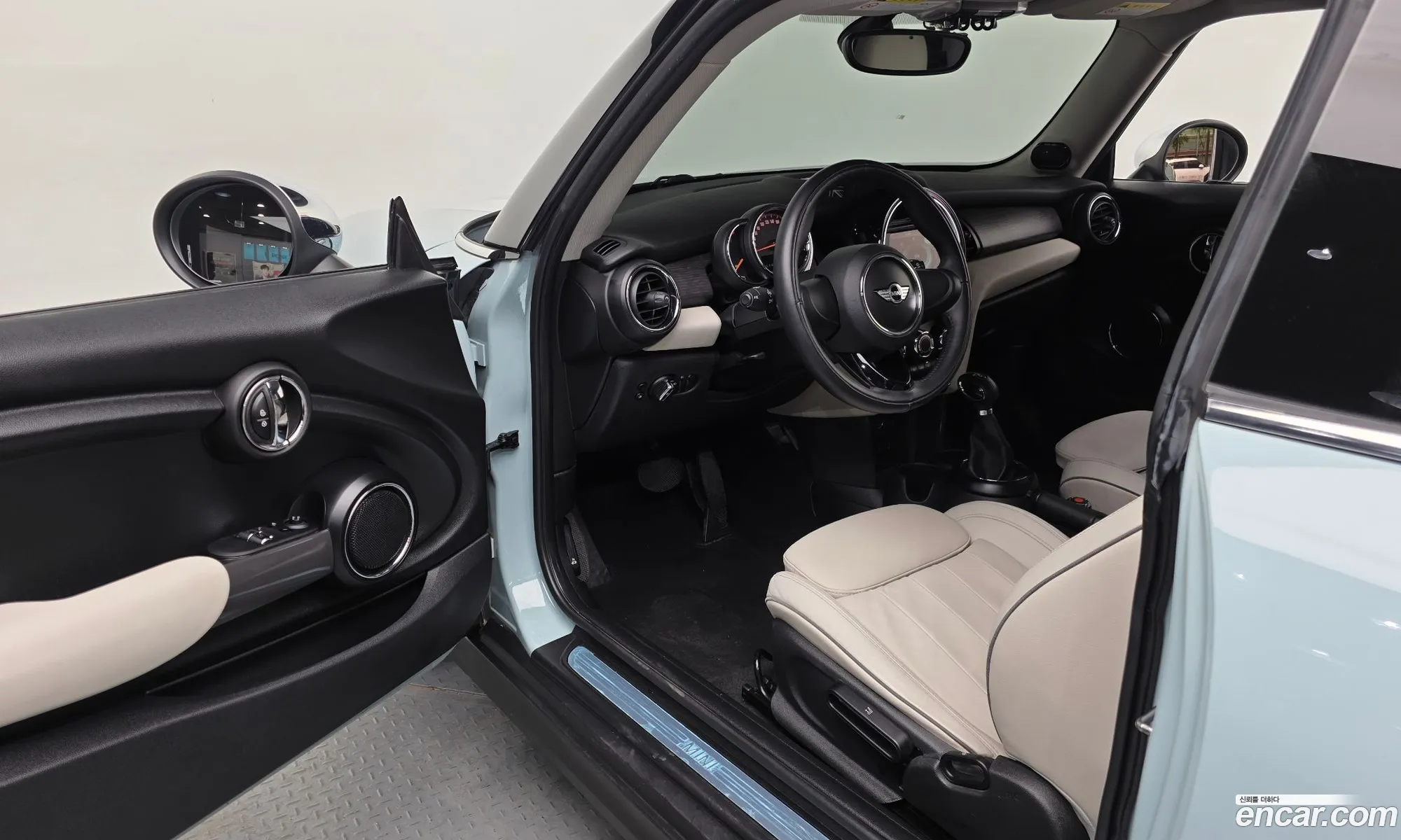 Mini Cooper 2018 WMWXP5103J2F94000 — 30