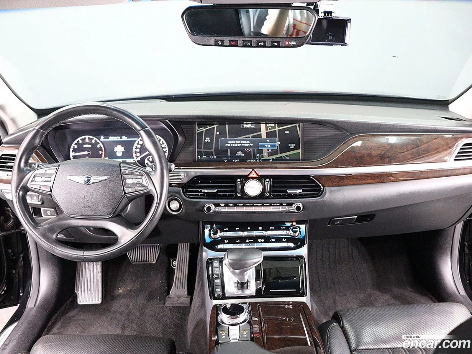Genesis EQ900 2016 — 2
