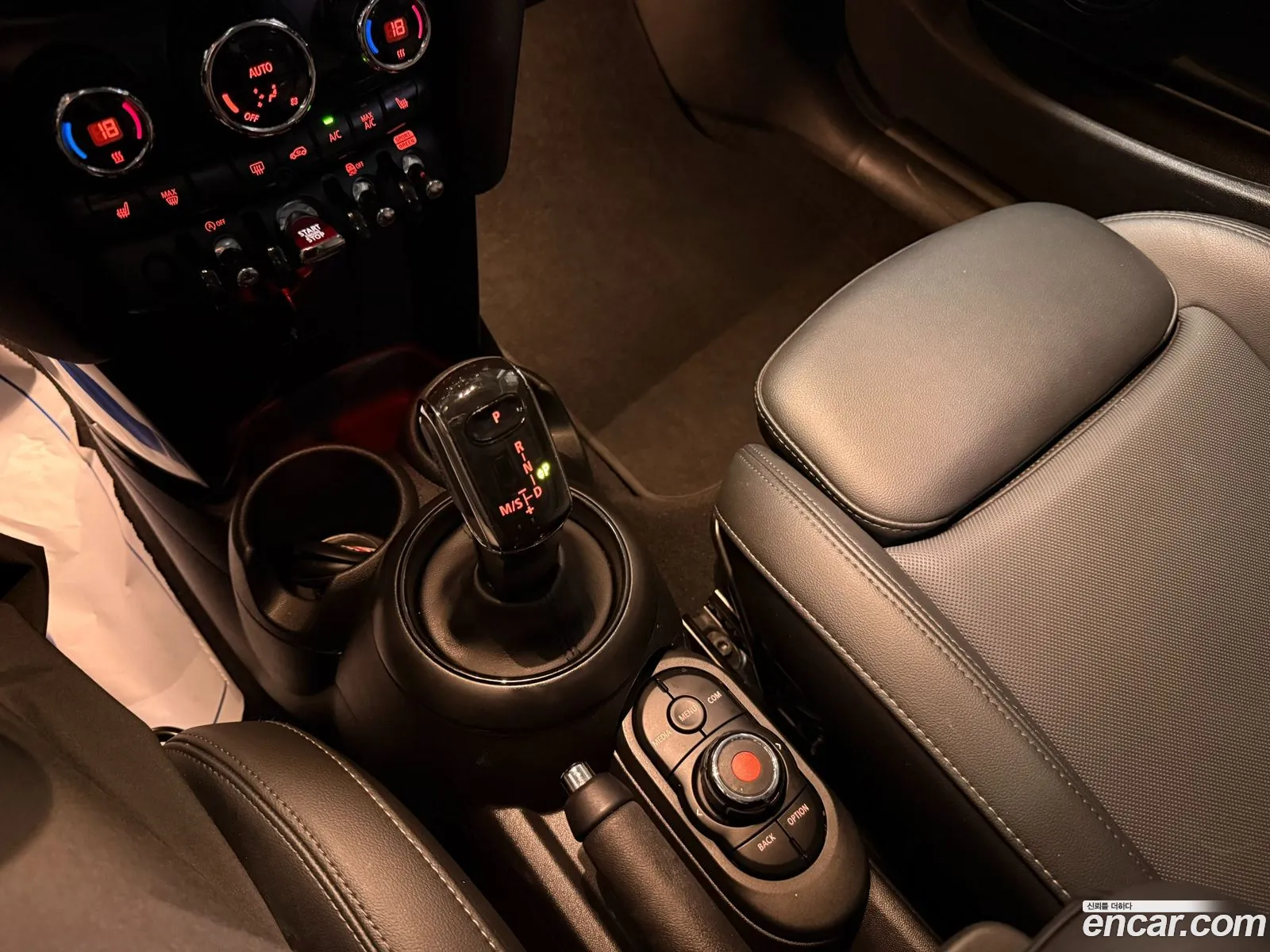 Mini Cooper 2021 — 16