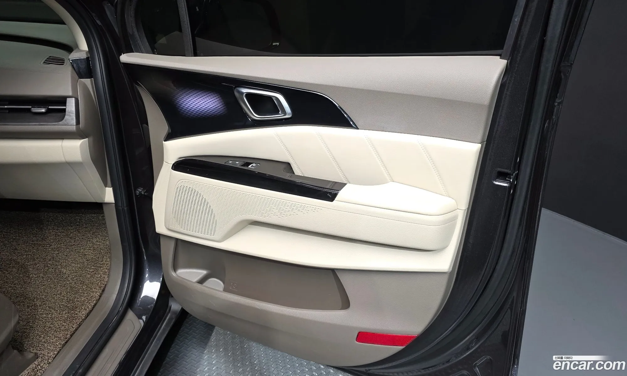 Kia Carnival 2023 KNANE813BPS276854 — 18