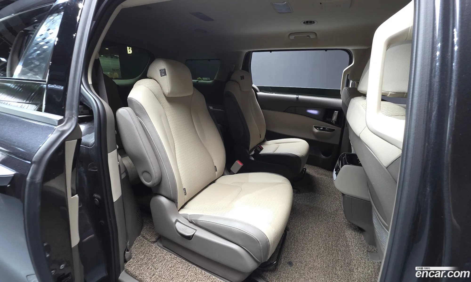 Kia Carnival 2023 KNANE813BPS276854 — 21