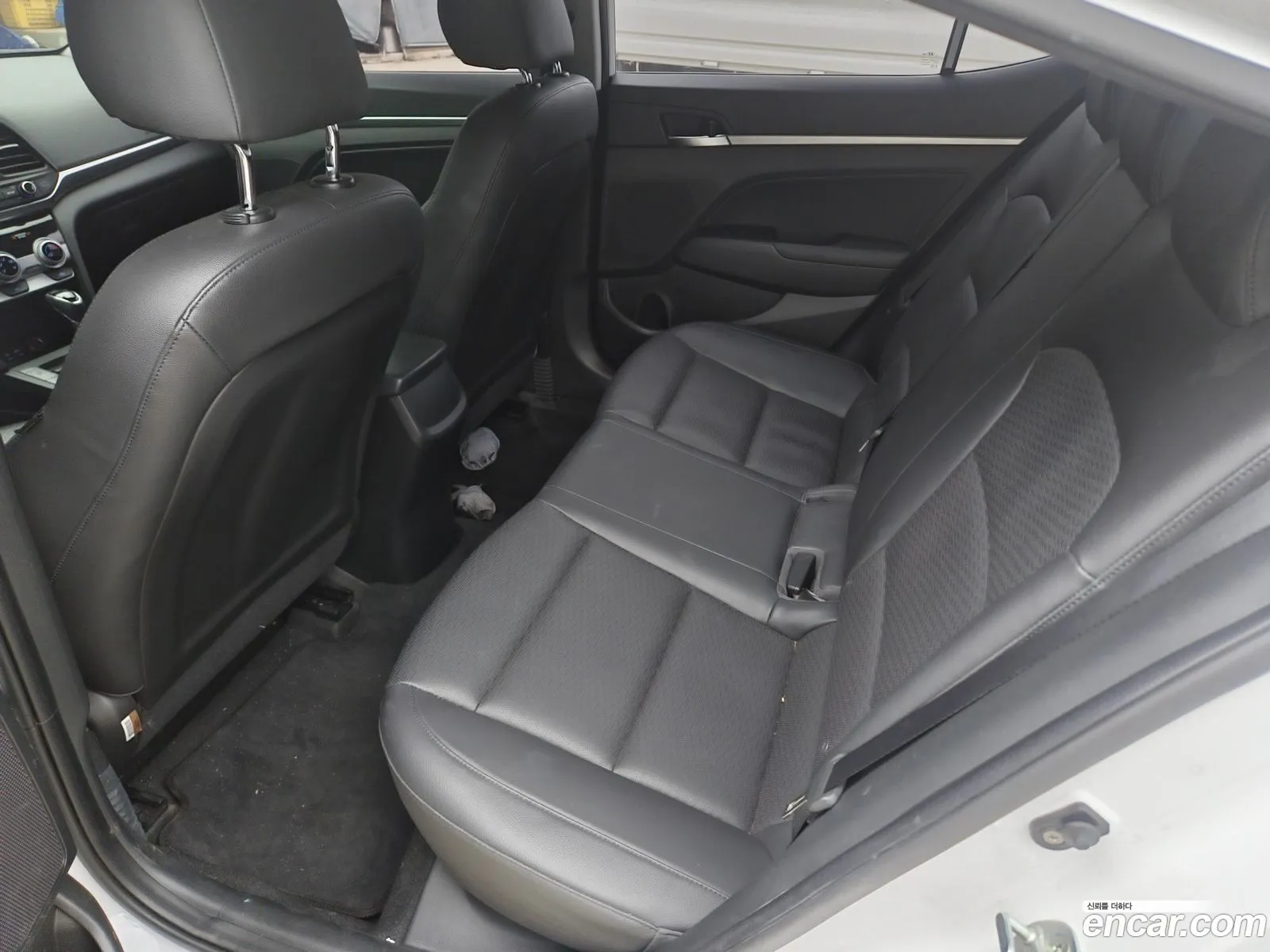 Hyundai Elantra AD 2019 — 11