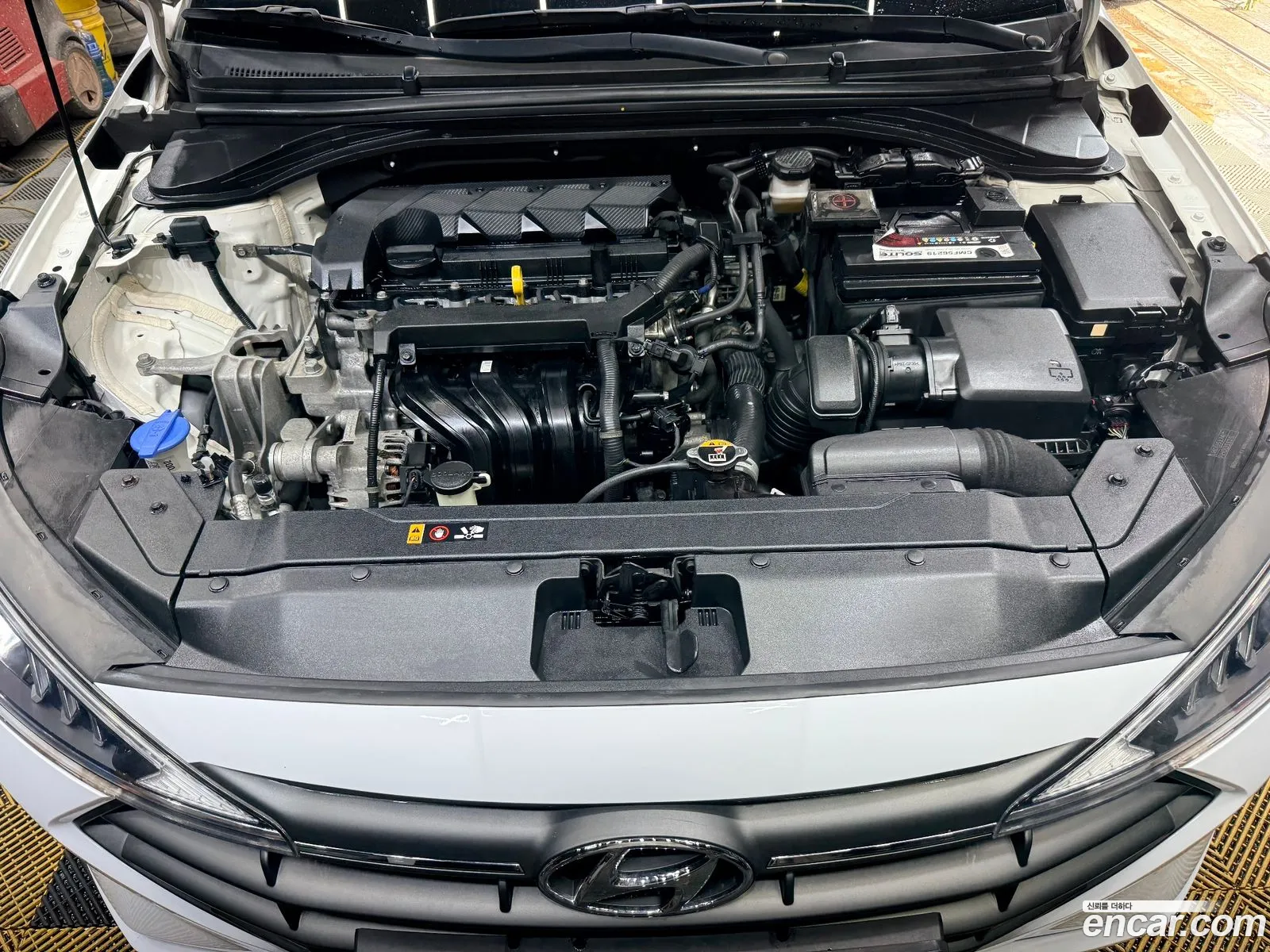 Hyundai Elantra AD 2019 — 9