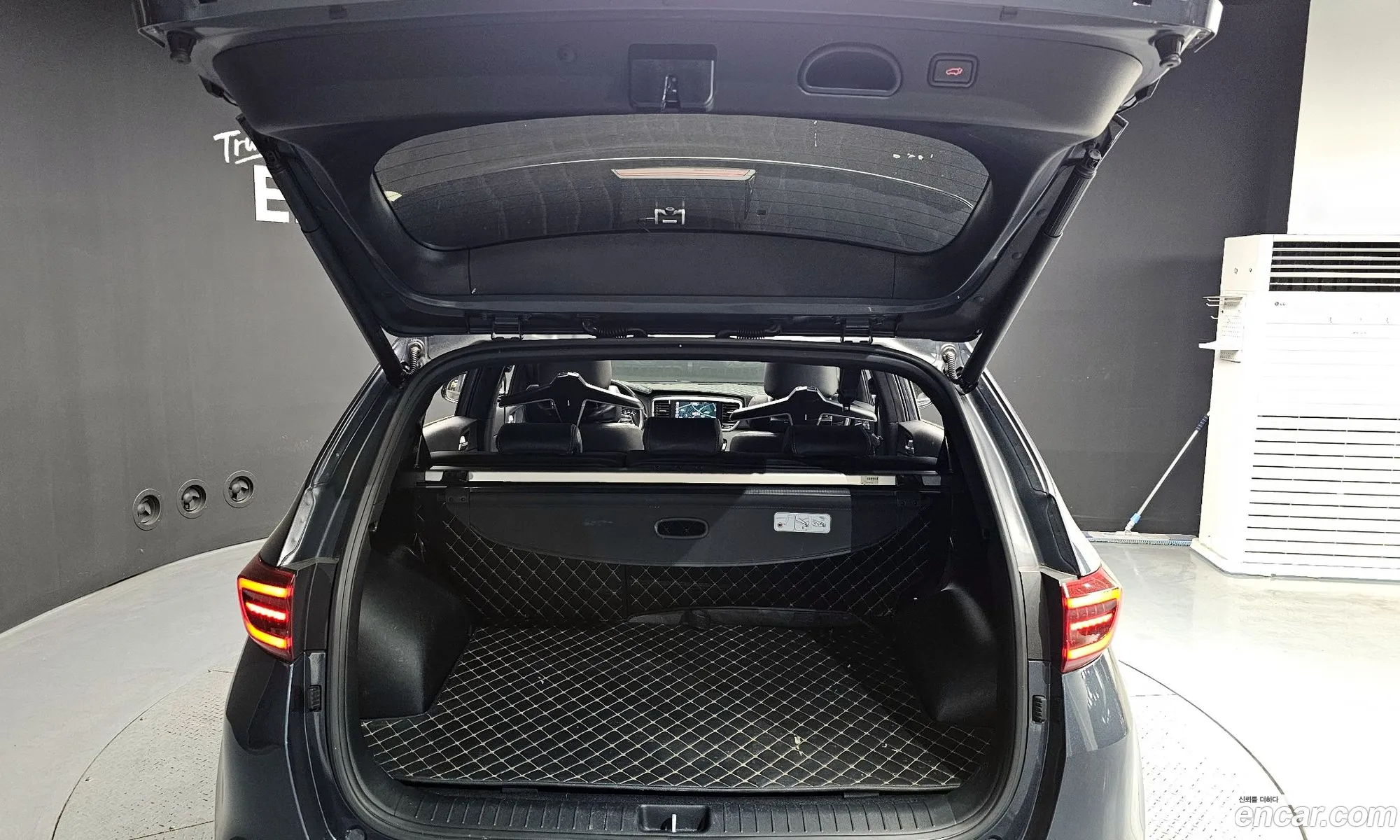 Kia Sportage the Bold 2018 — 19