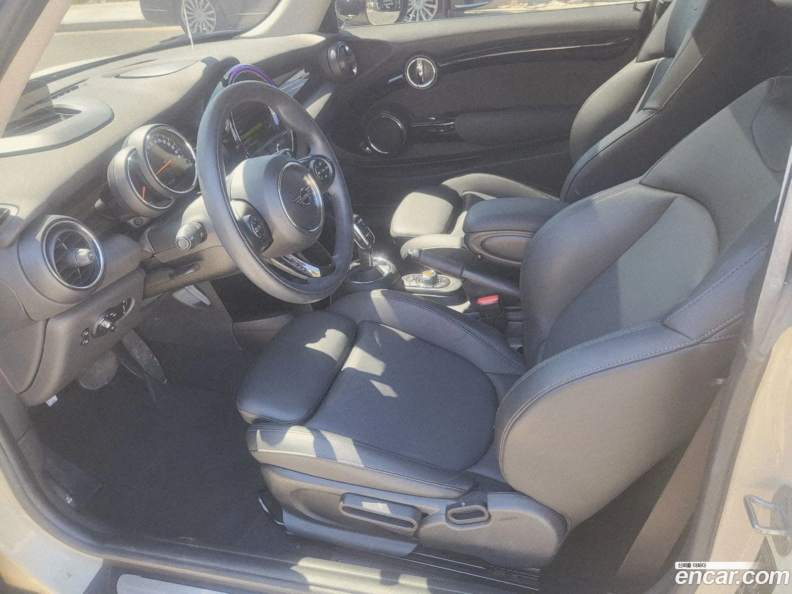 Mini Cooper 2019 — 18