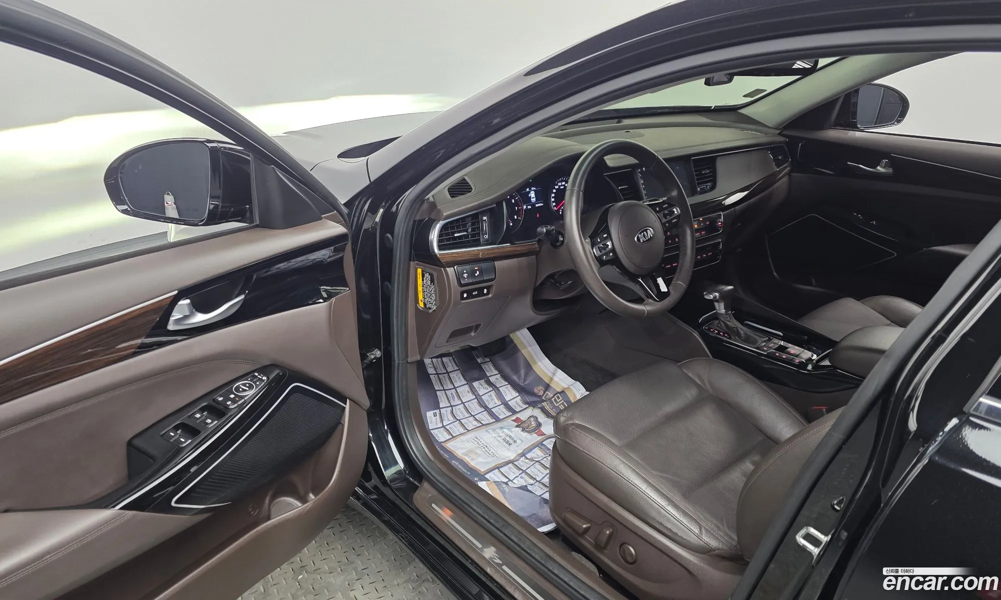 Kia K7 2018 KNALB415BJA123028 — 14