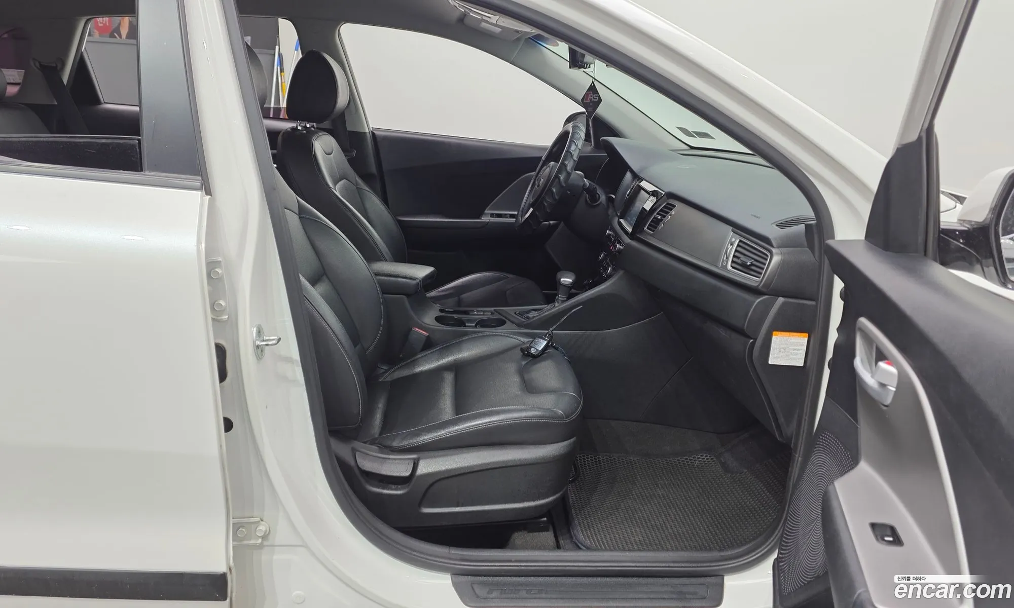 Kia Niro 2016 KNACA81CGHA013151 — 21
